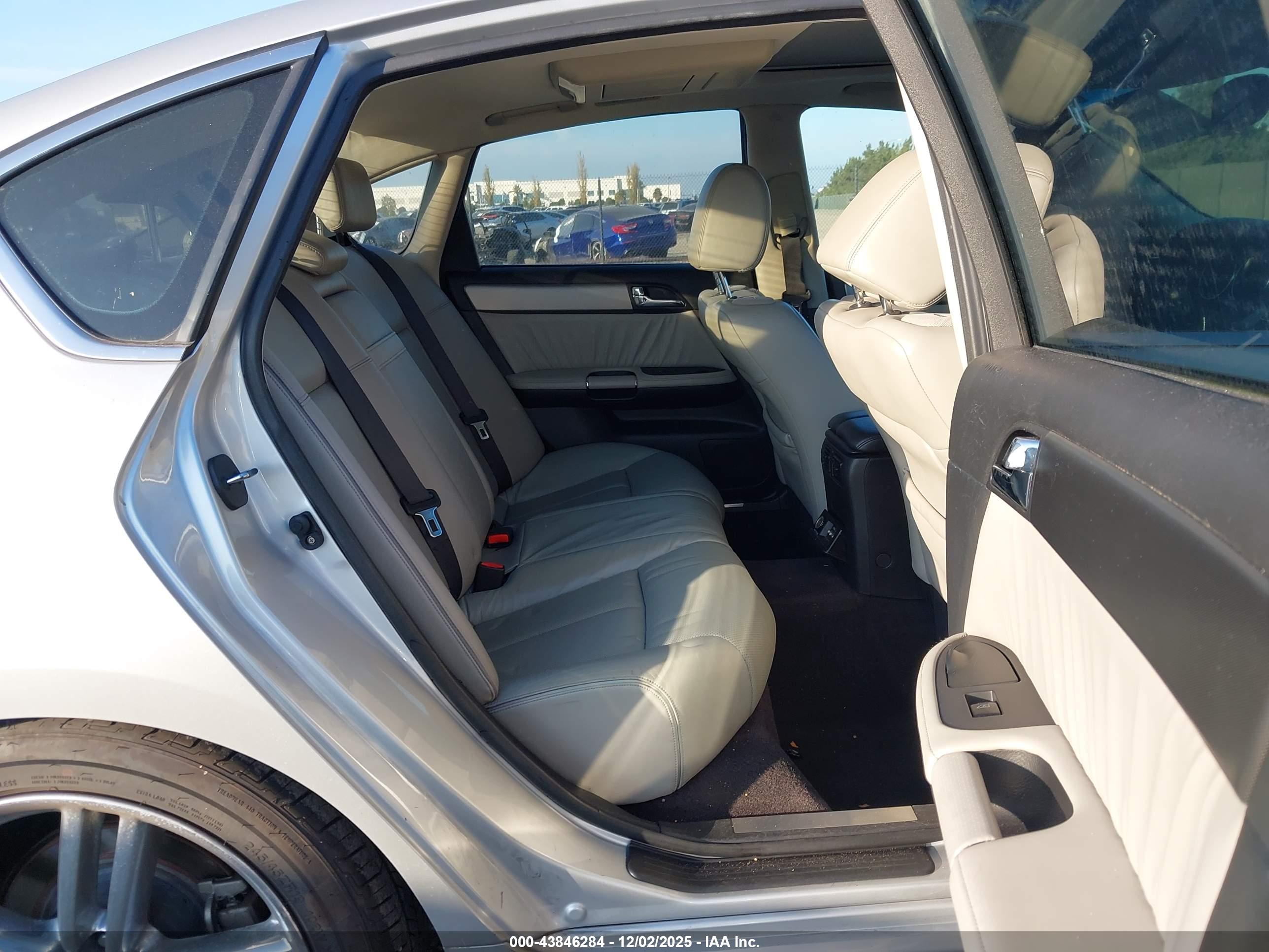 INFINITI M45 image 8