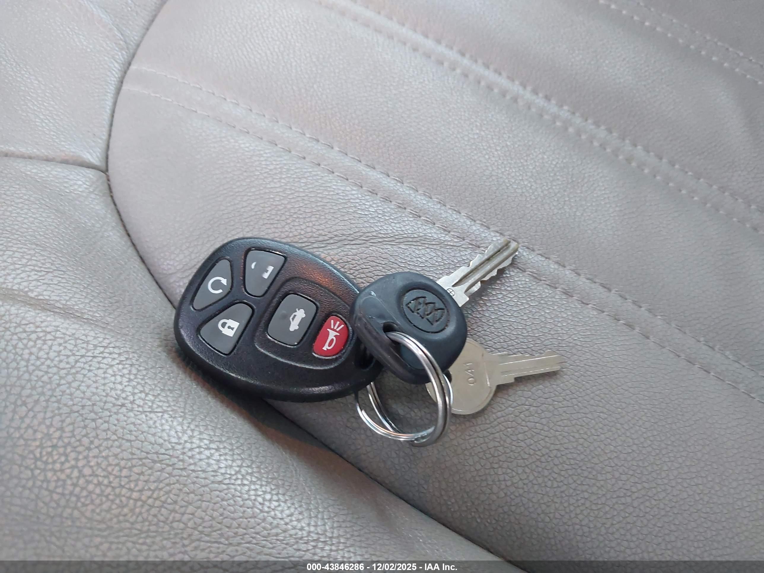 BUICK LUCERNE image 11