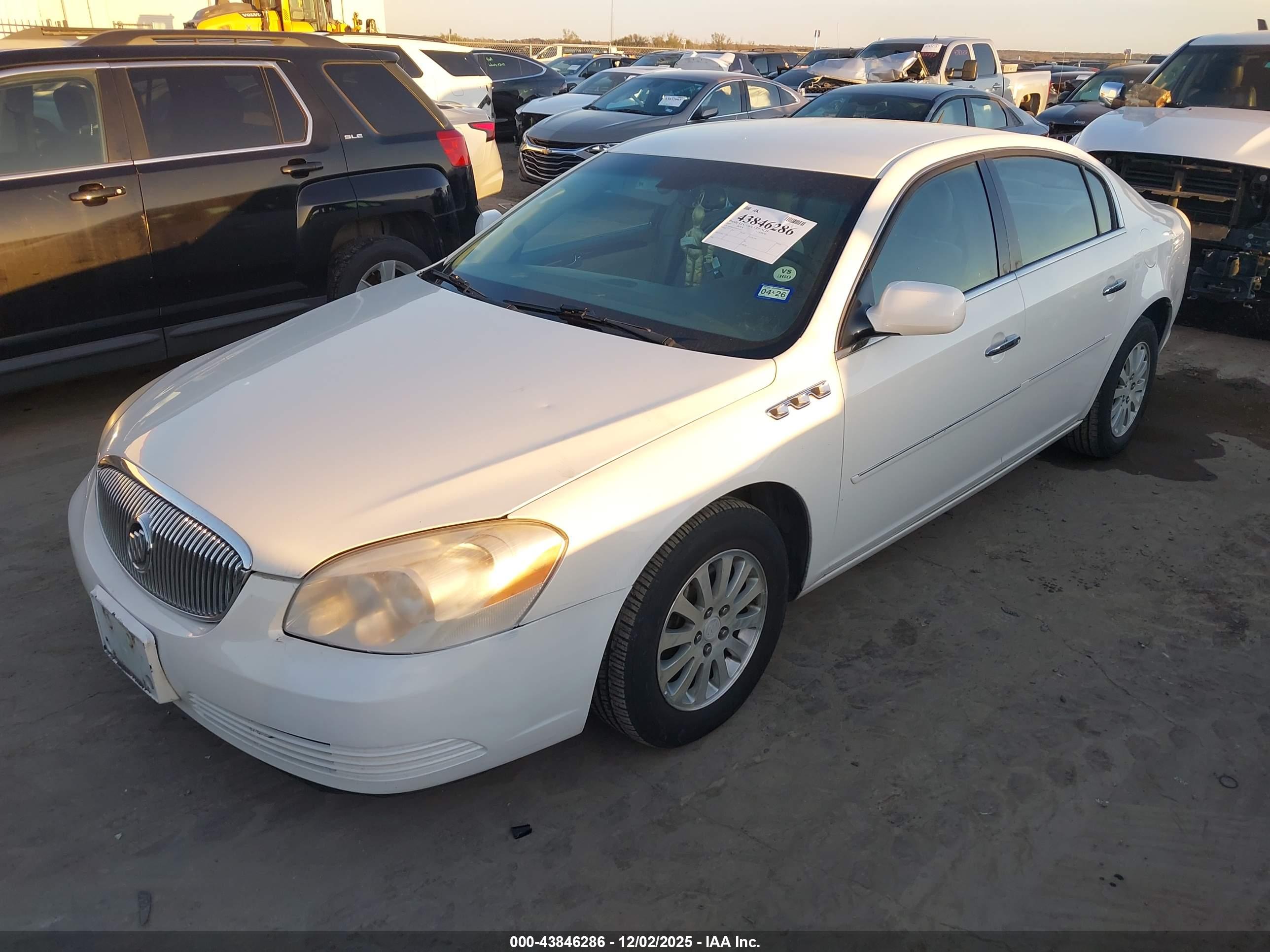 BUICK LUCERNE image 2