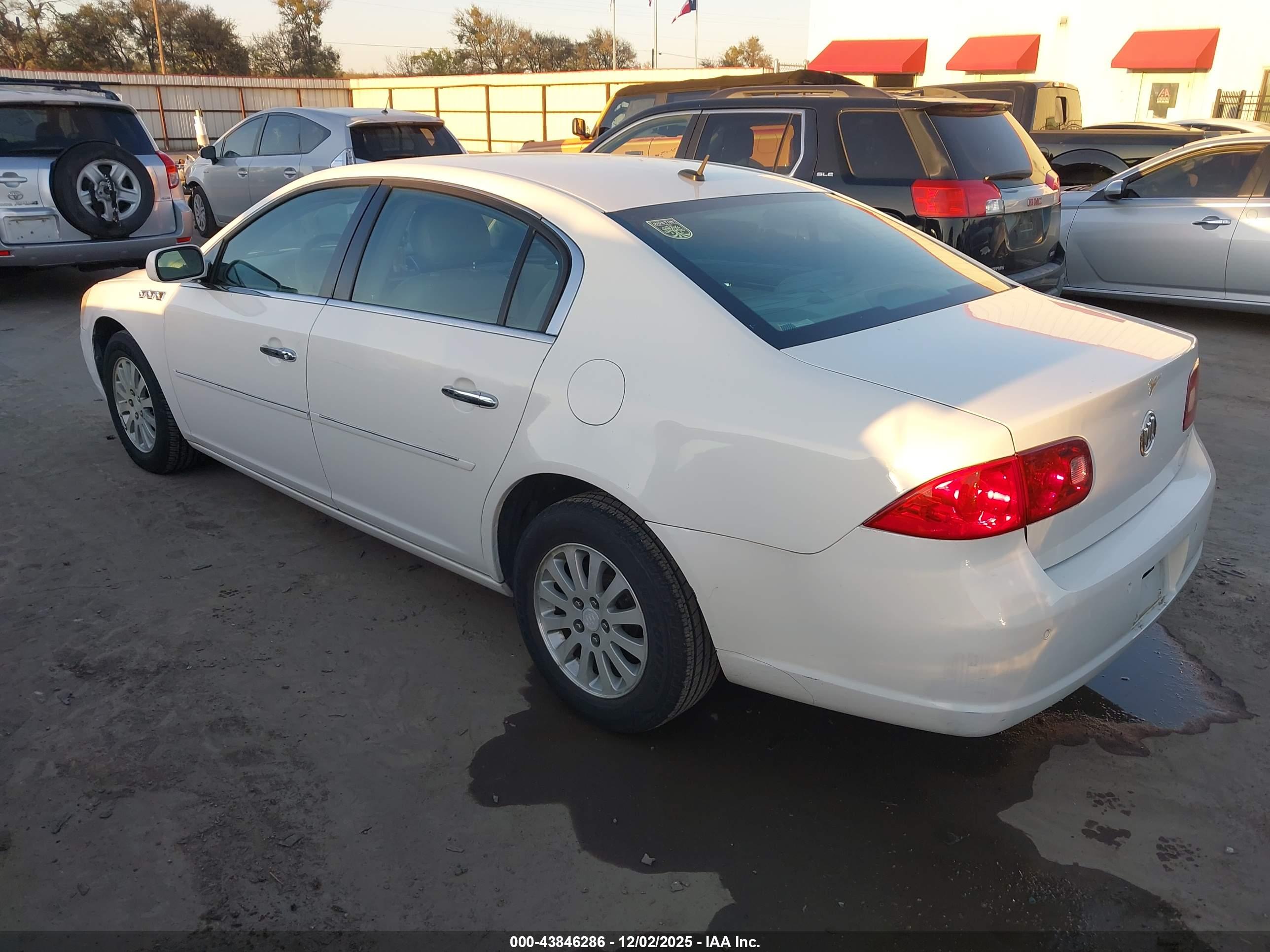 BUICK LUCERNE image 3