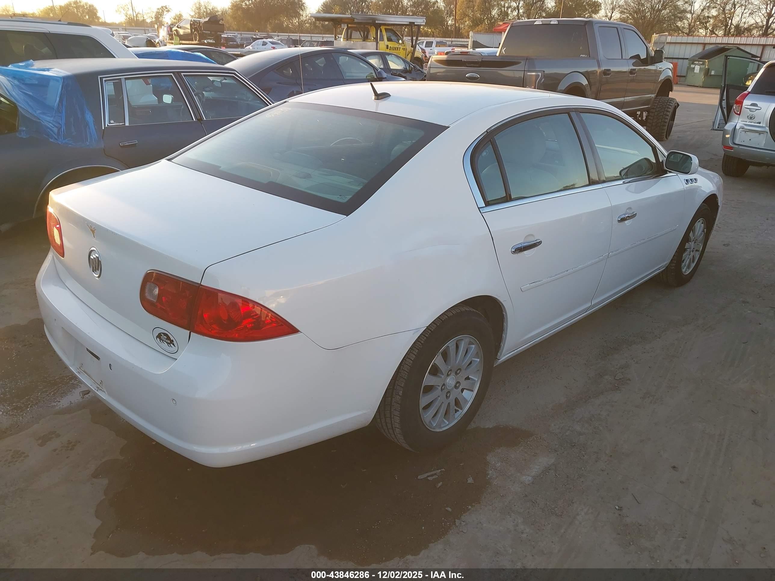 BUICK LUCERNE image 4