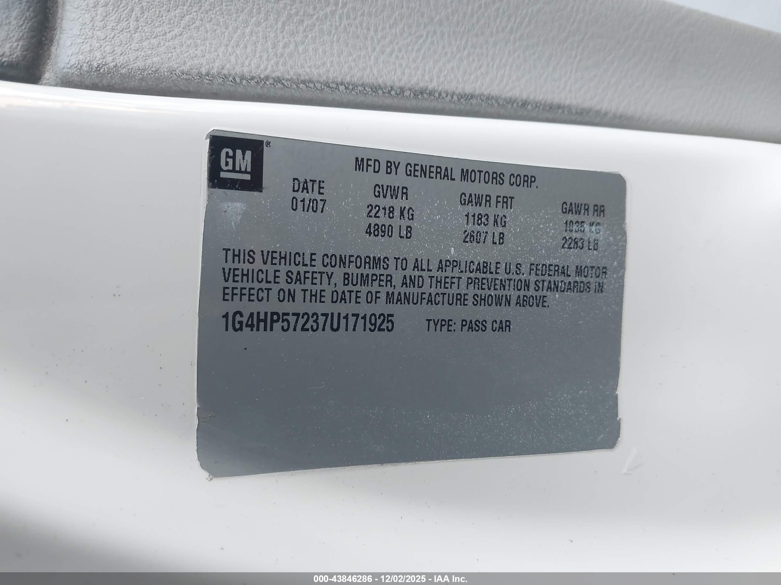 BUICK LUCERNE image 9