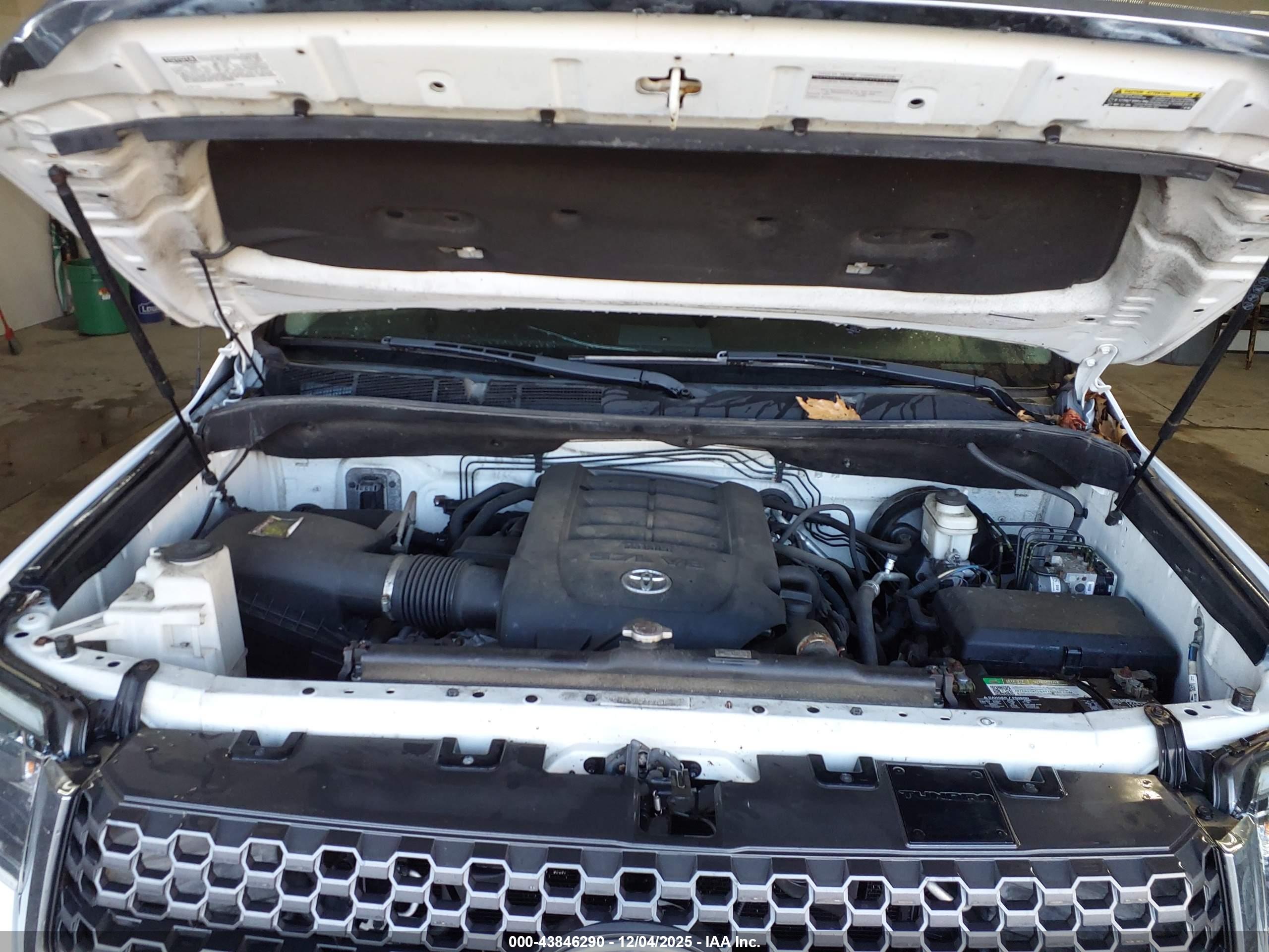 TOYOTA TUNDRA image 10