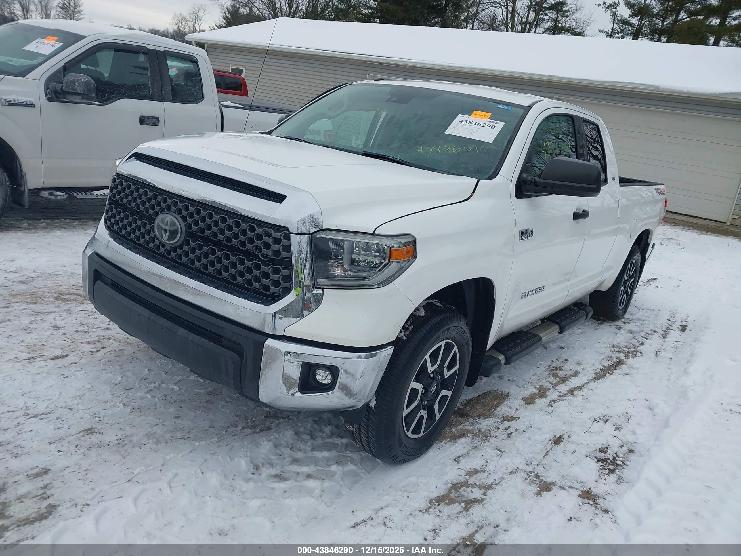 TOYOTA TUNDRA image 2