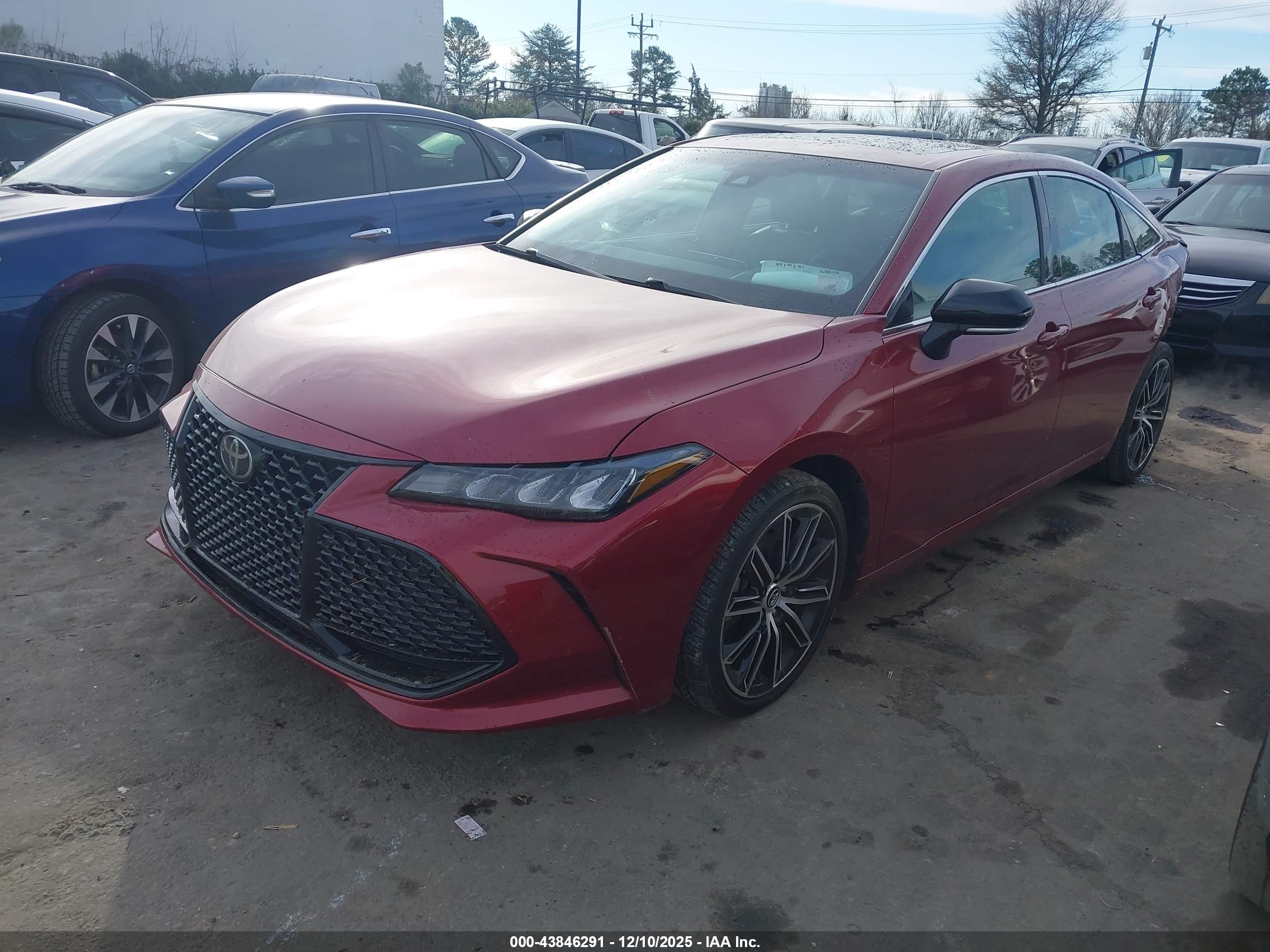TOYOTA AVALON image 2