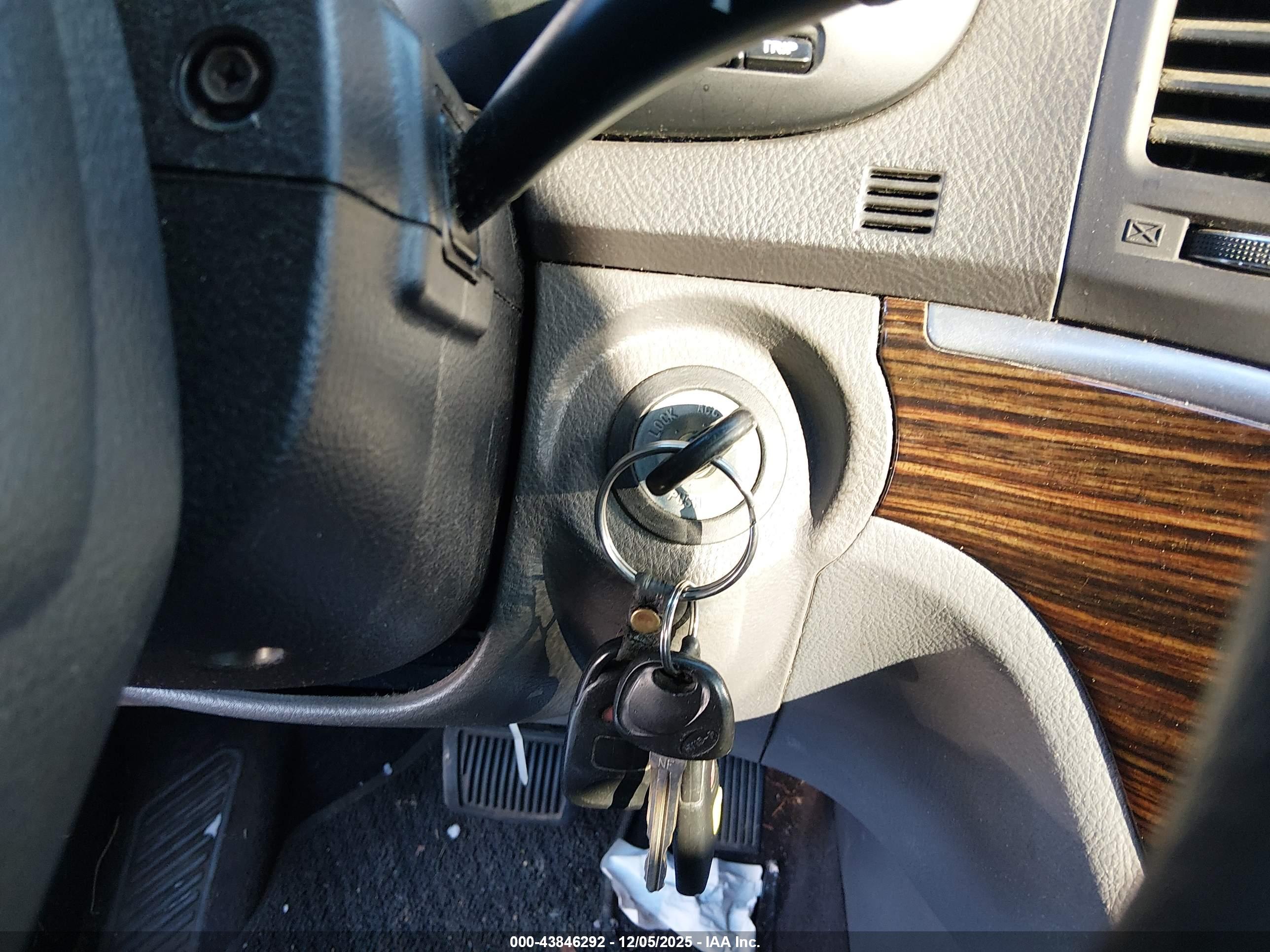 HYUNDAI SANTA image 11