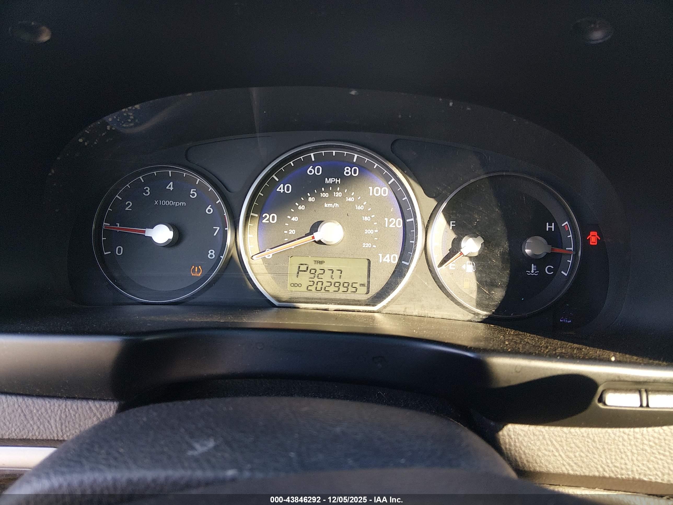 HYUNDAI SANTA image 7
