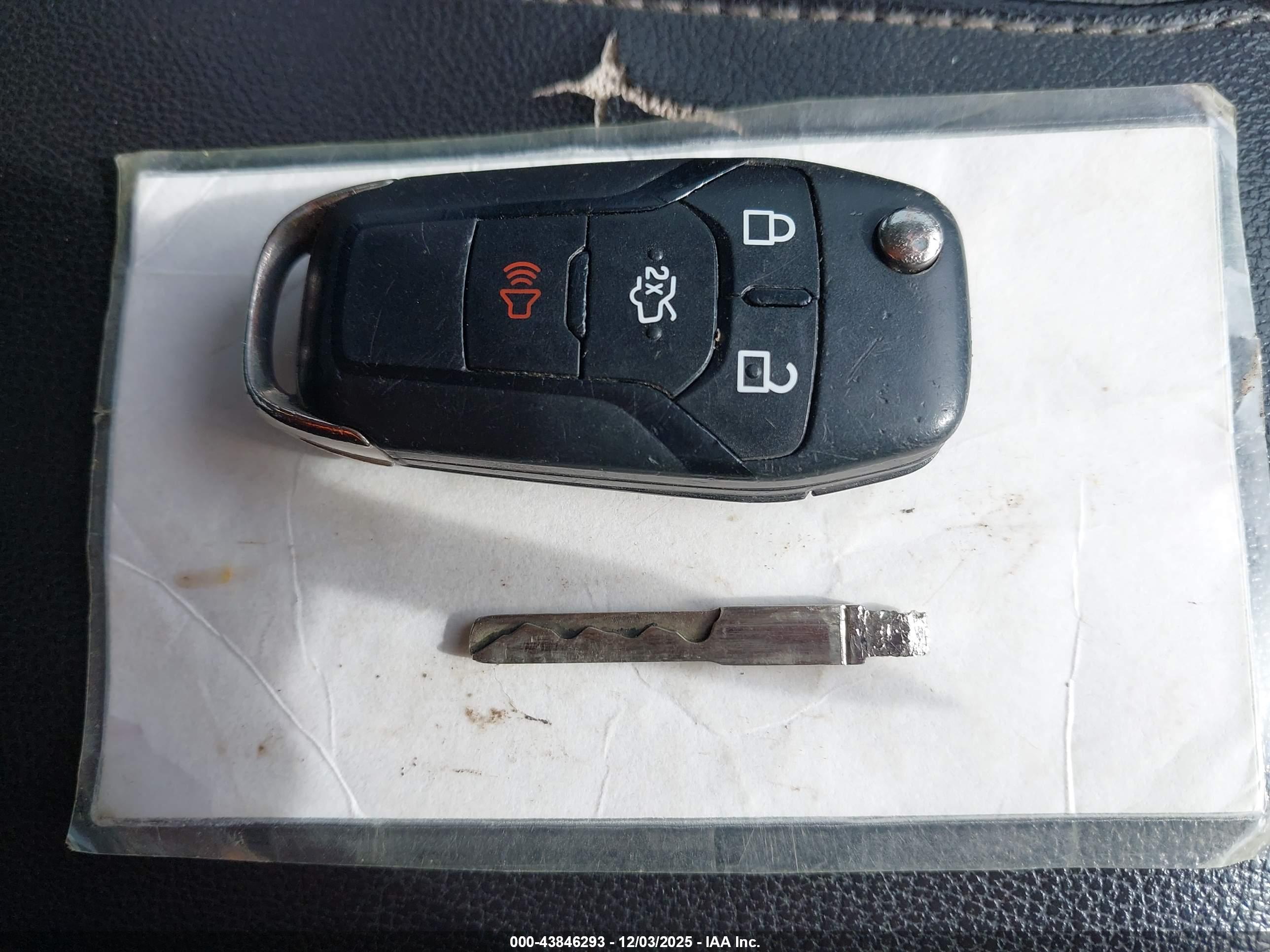 FORD FUSION image 11