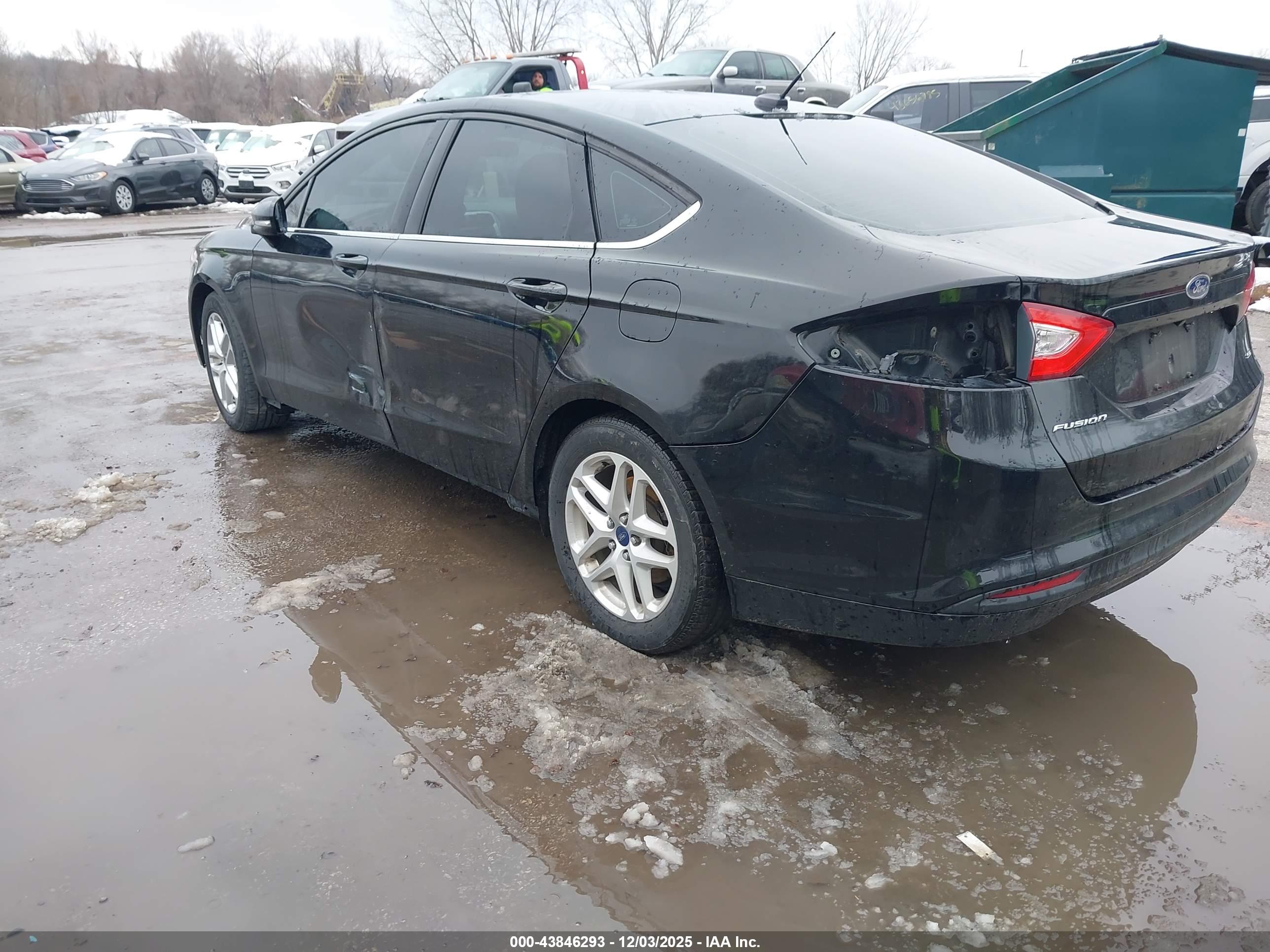 FORD FUSION image 3