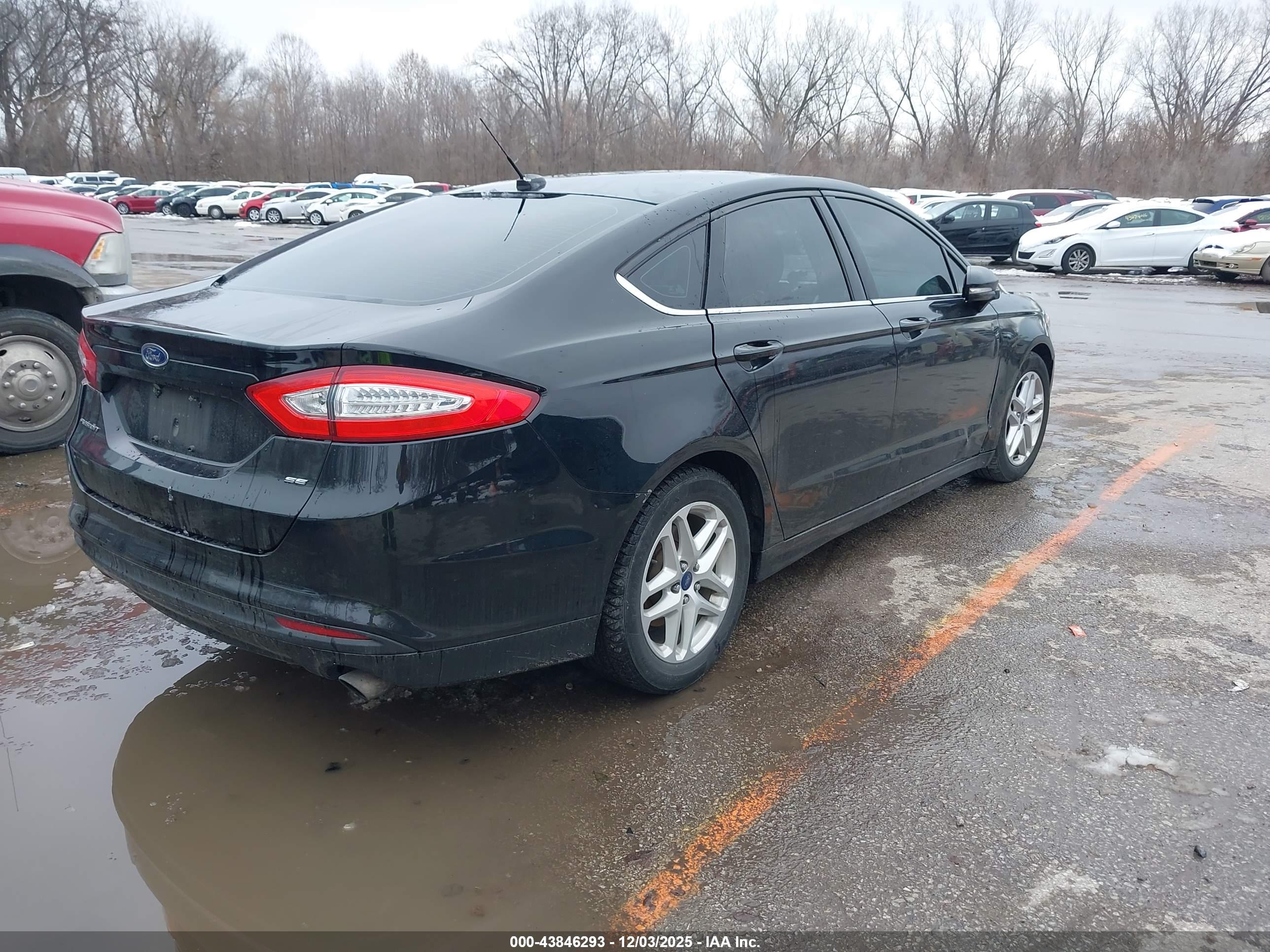 FORD FUSION image 4