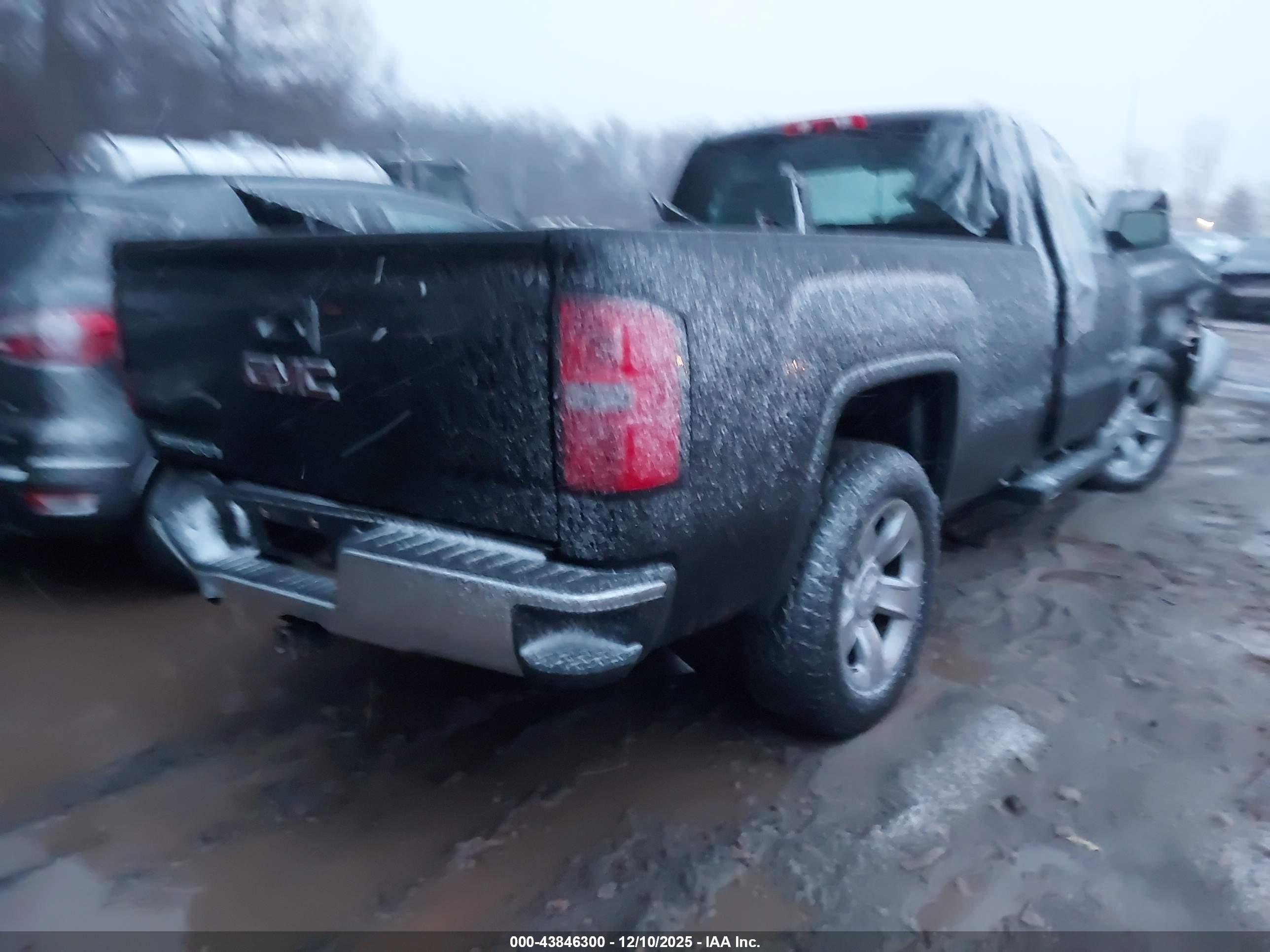 GMC SIERRA image 4