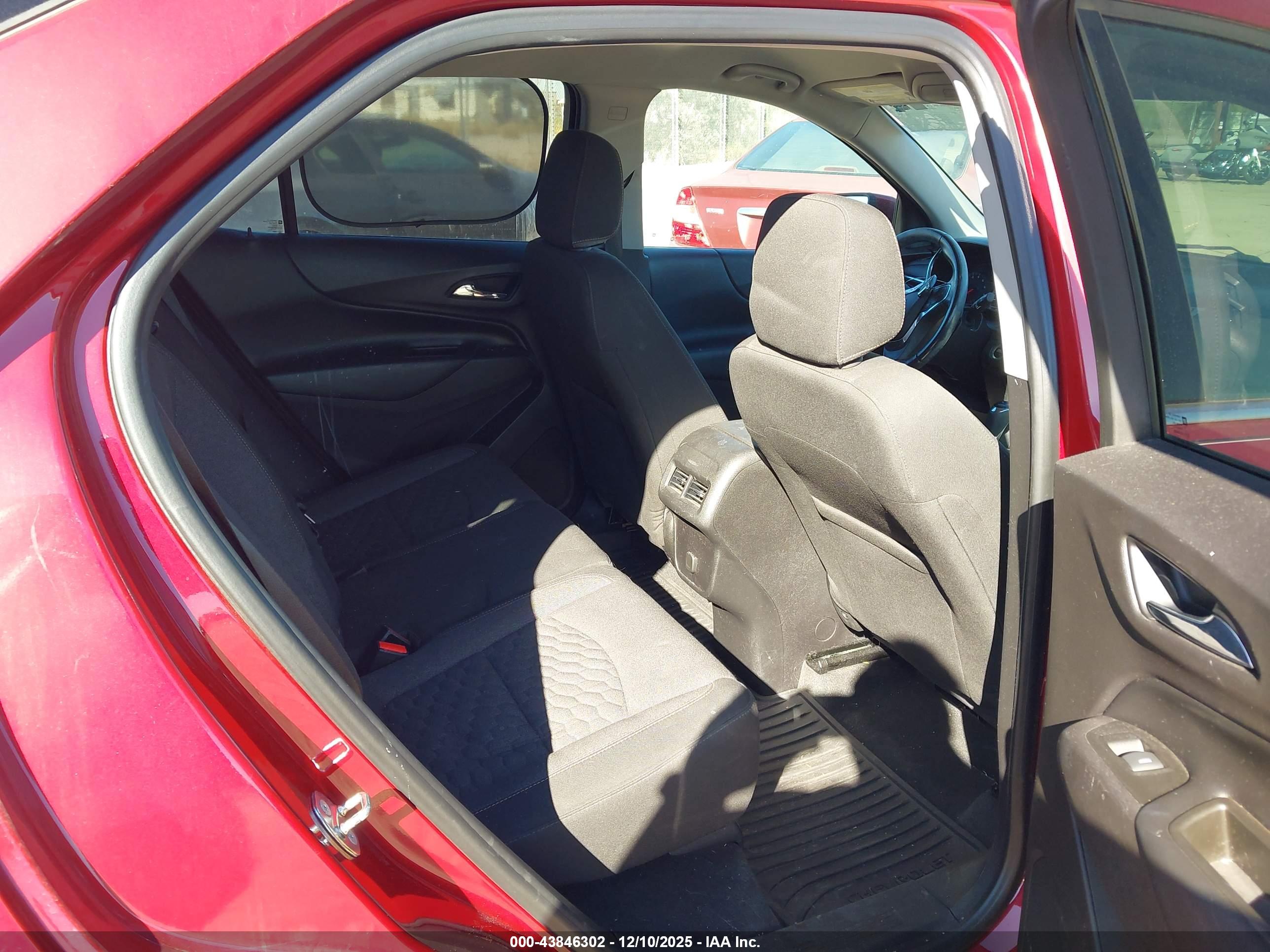 CHEVROLET EQUINOX image 8