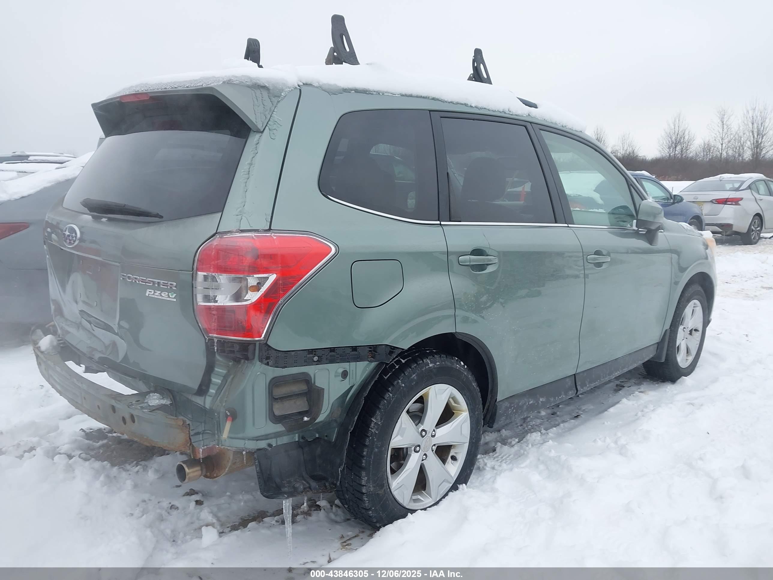 SUBARU FORESTER image 4