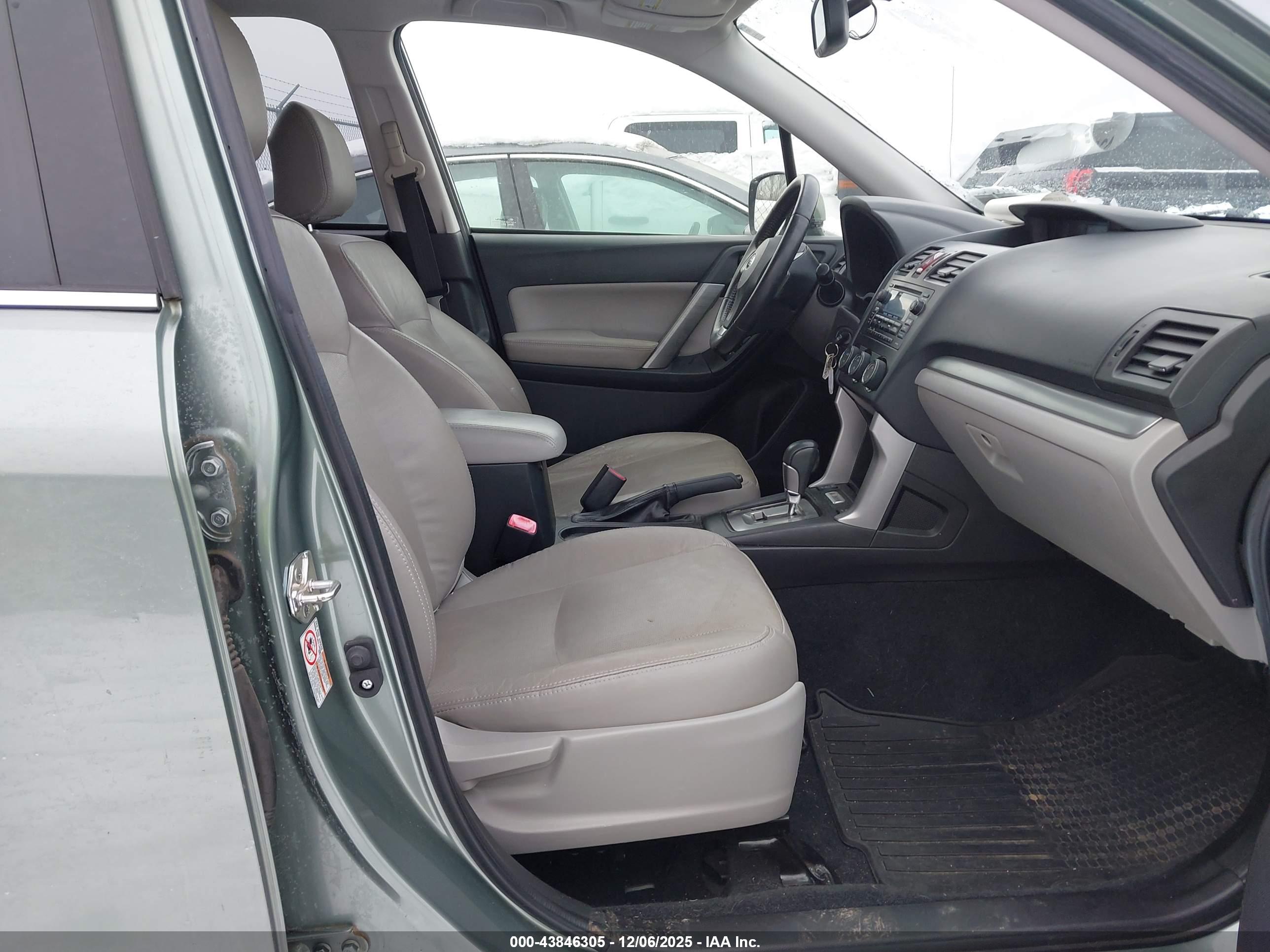 SUBARU FORESTER image 5