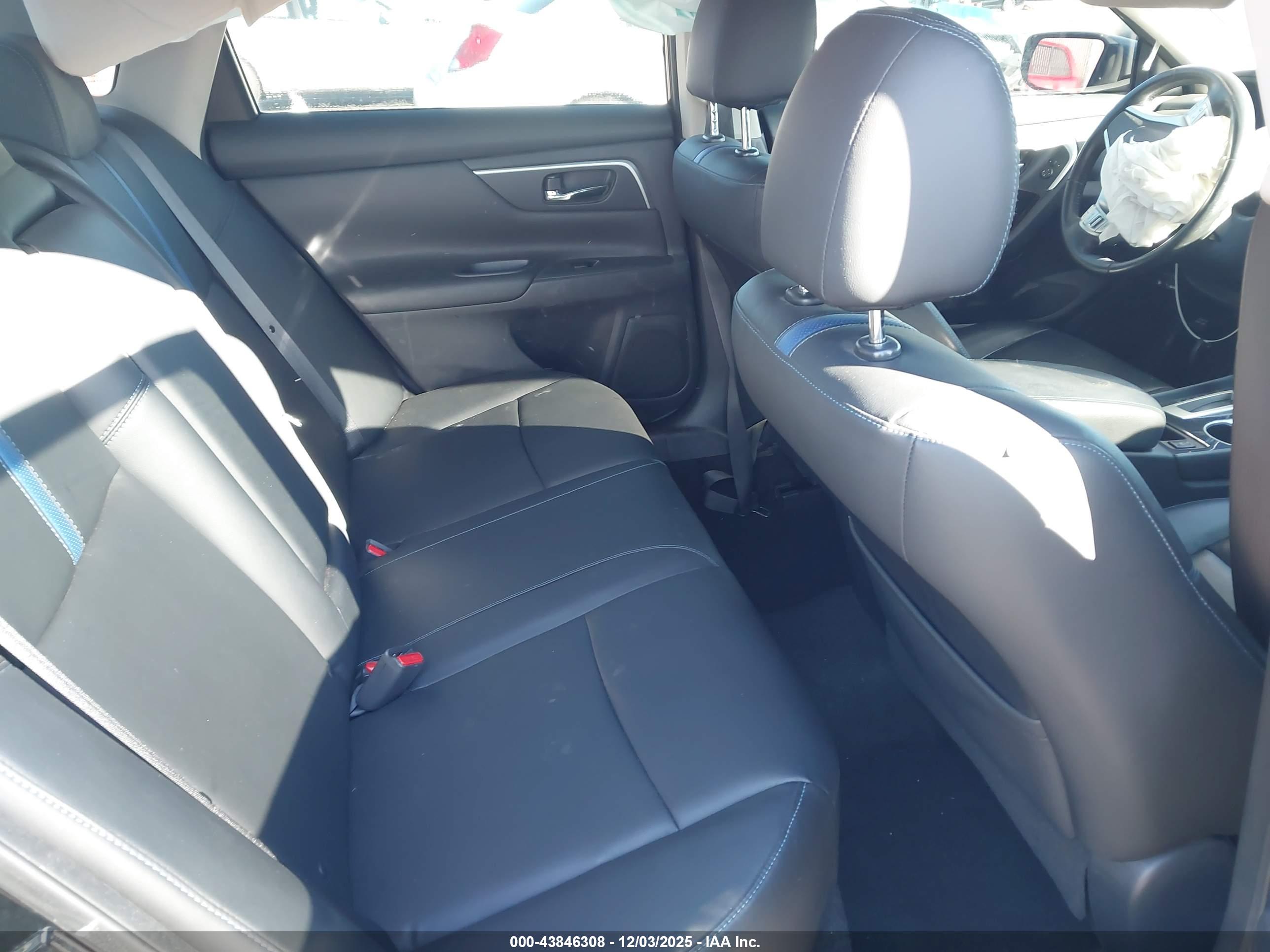 NISSAN ALTIMA image 8