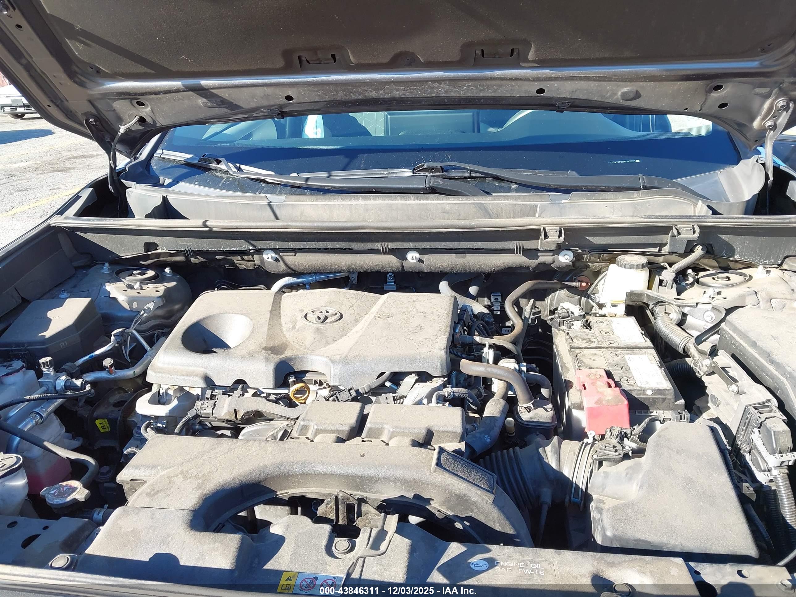 TOYOTA RAV4 image 10