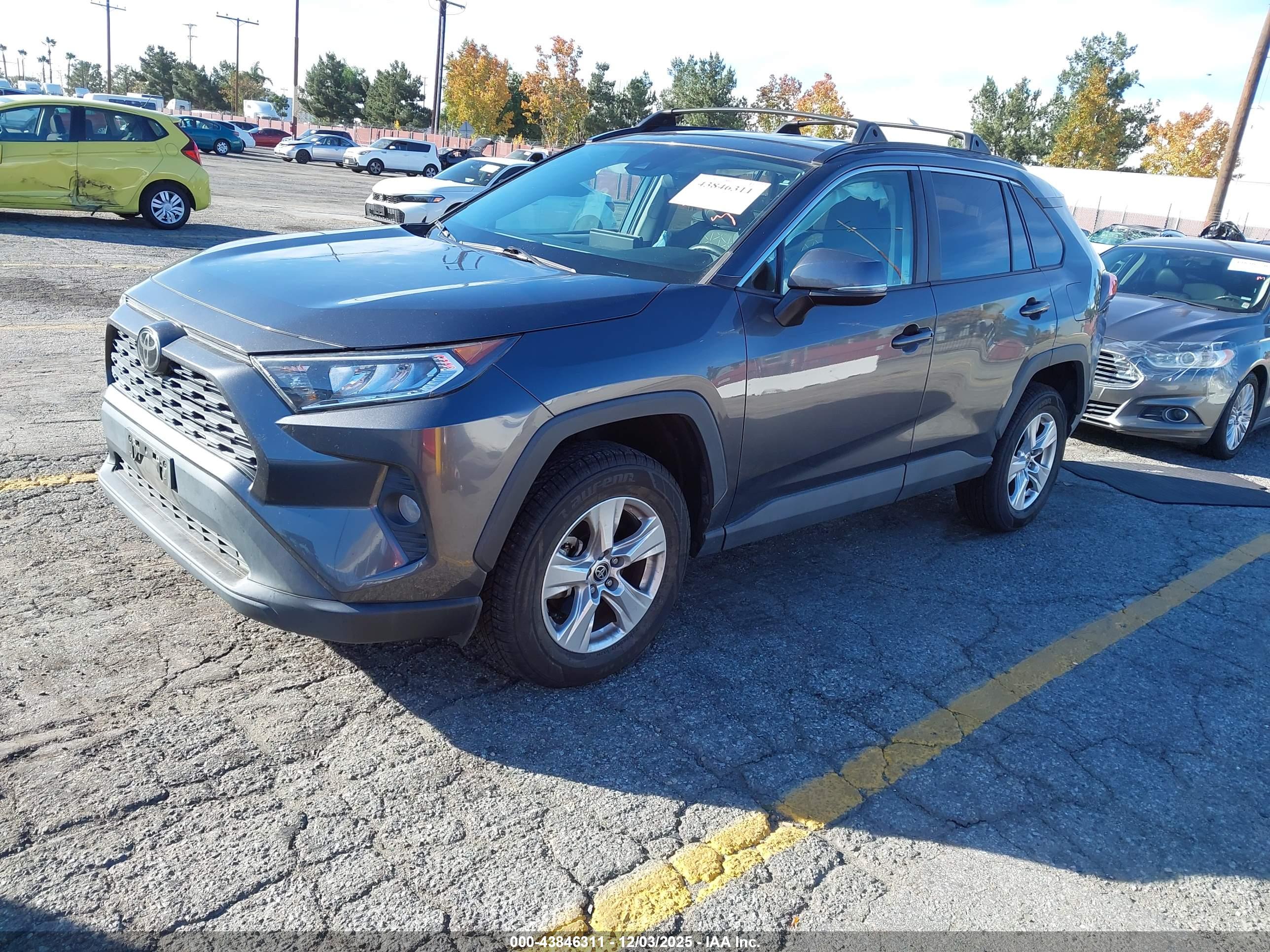 TOYOTA RAV4 image 2