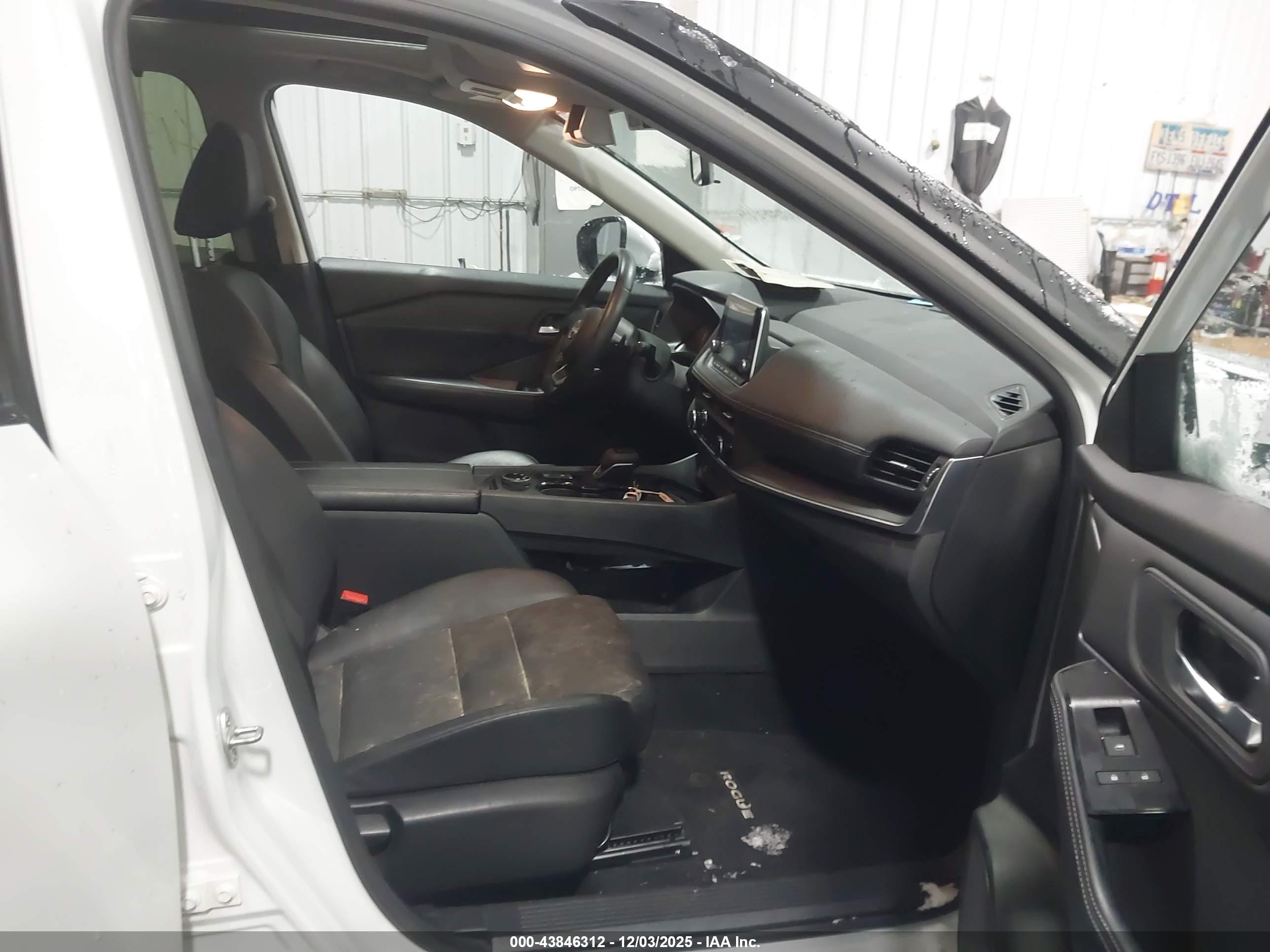 NISSAN ROGUE image 5