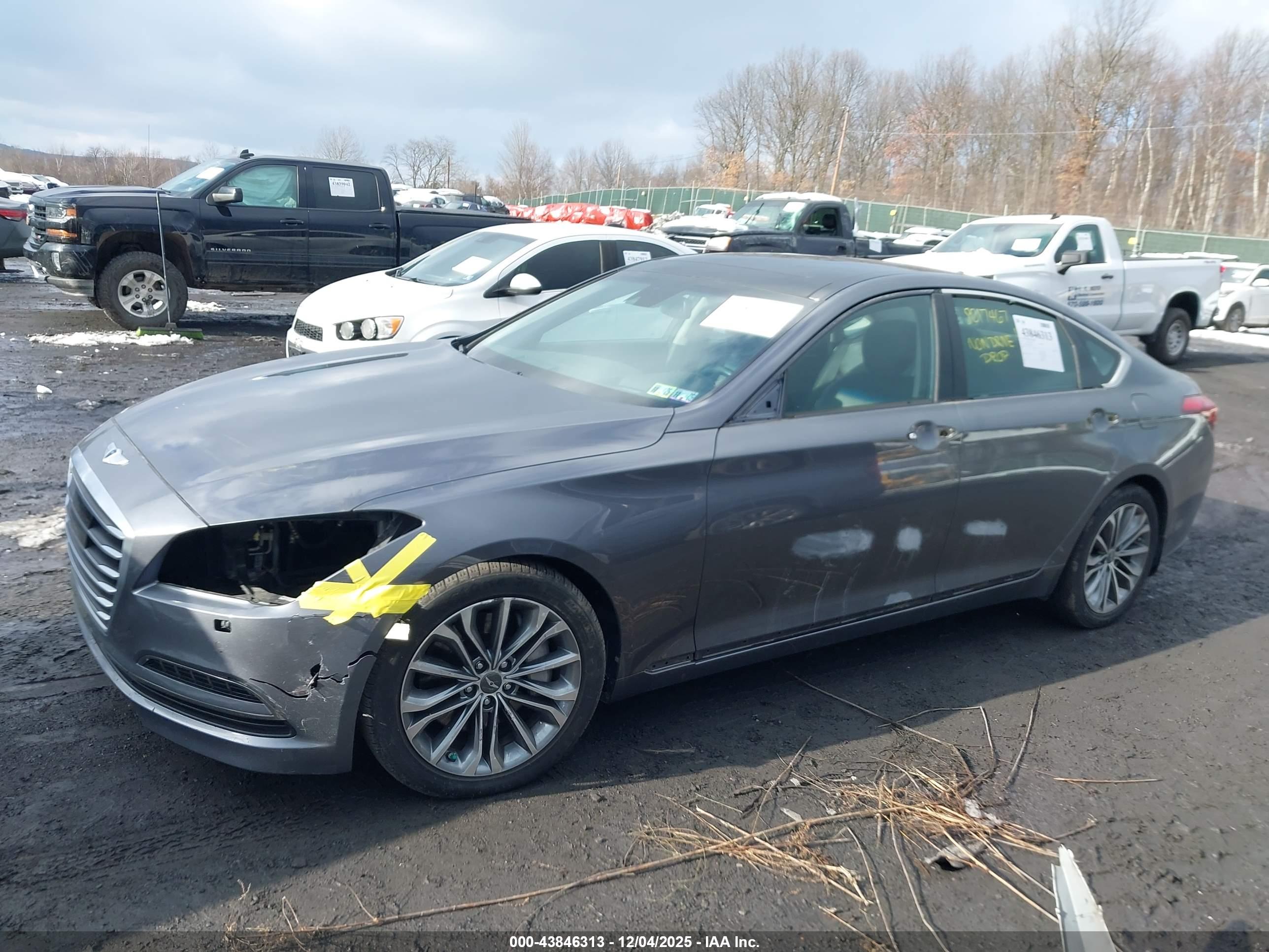 HYUNDAI GENESIS image 6