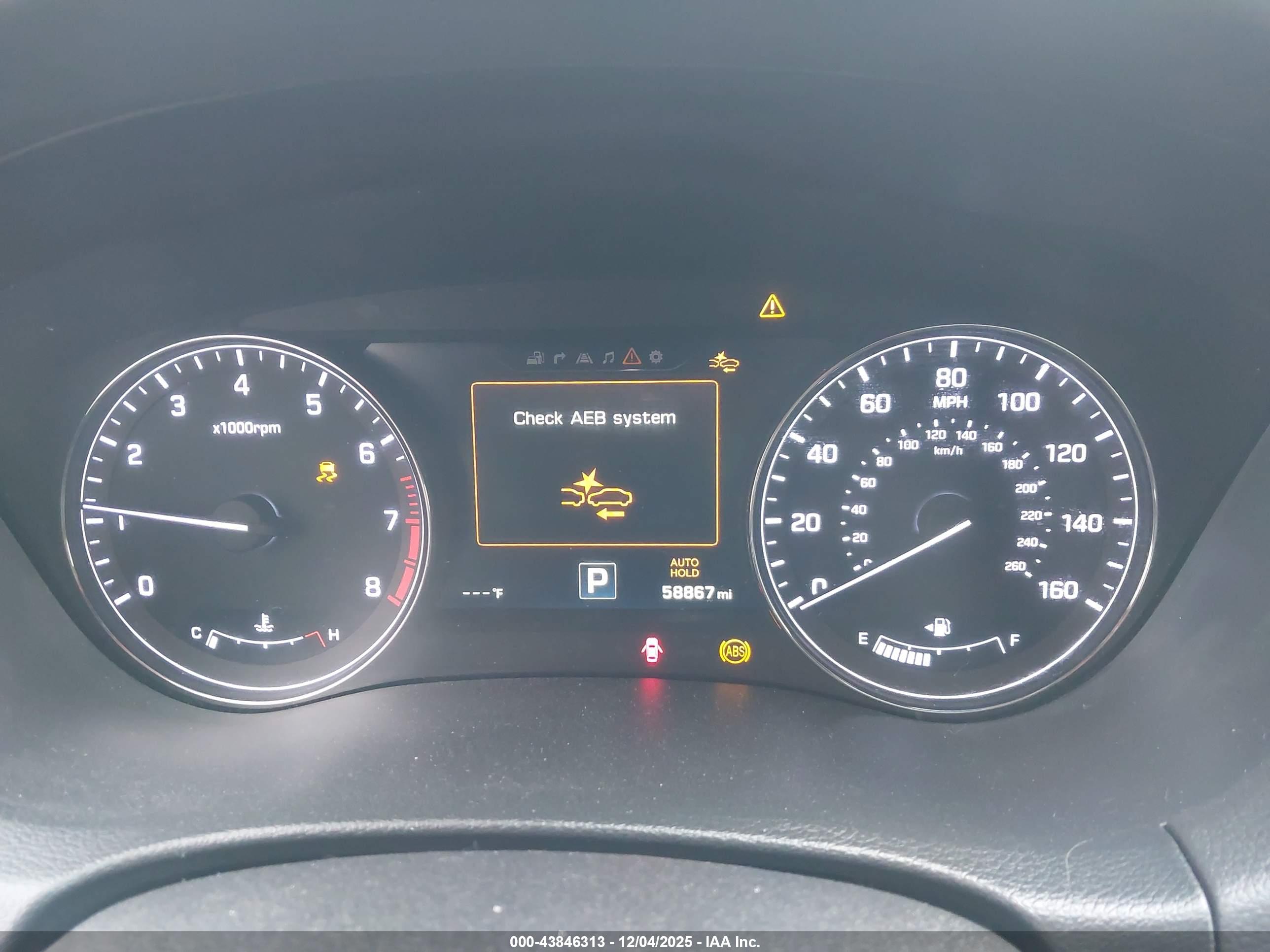 HYUNDAI GENESIS image 7