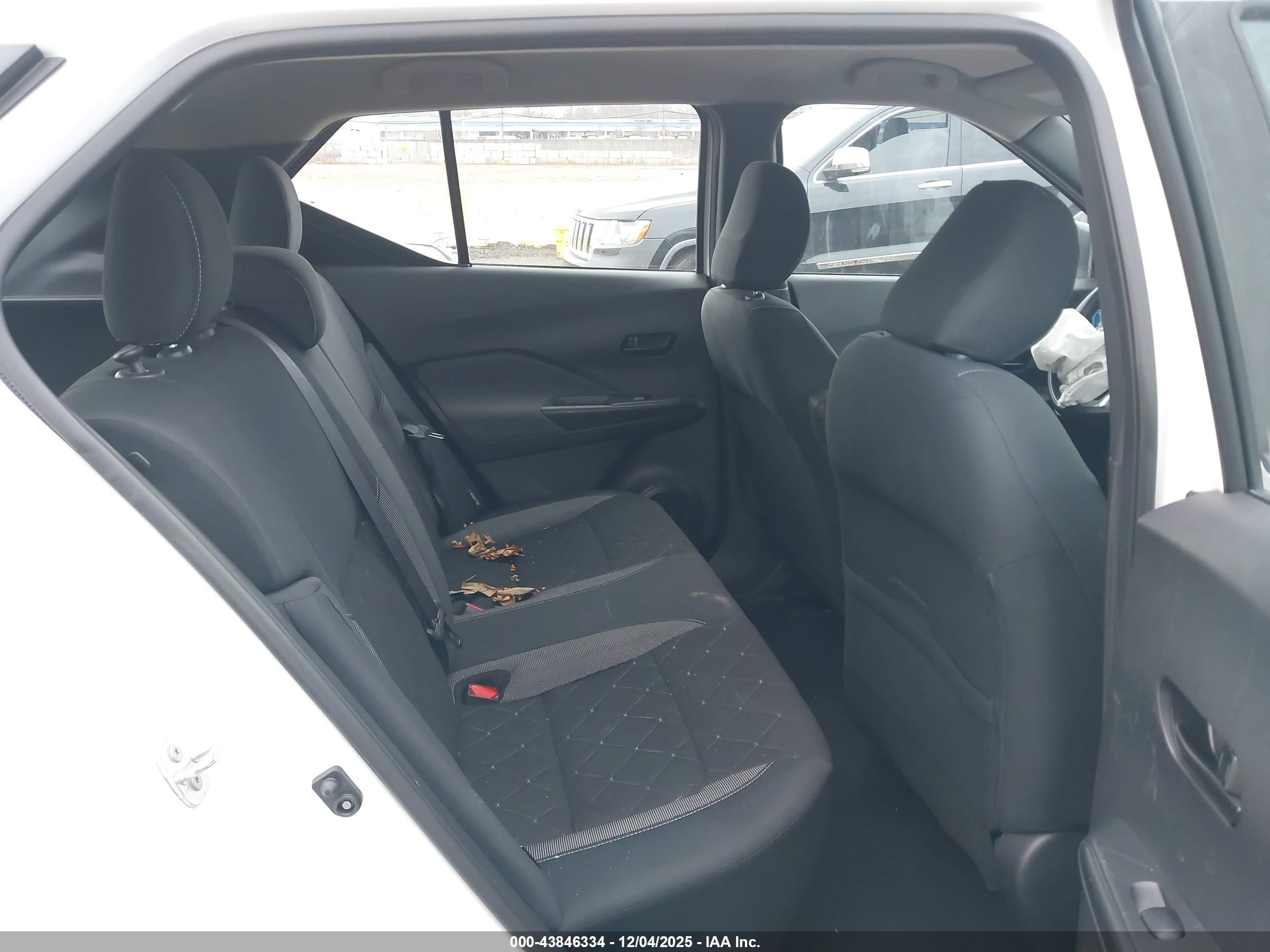 NISSAN KICKS image 8