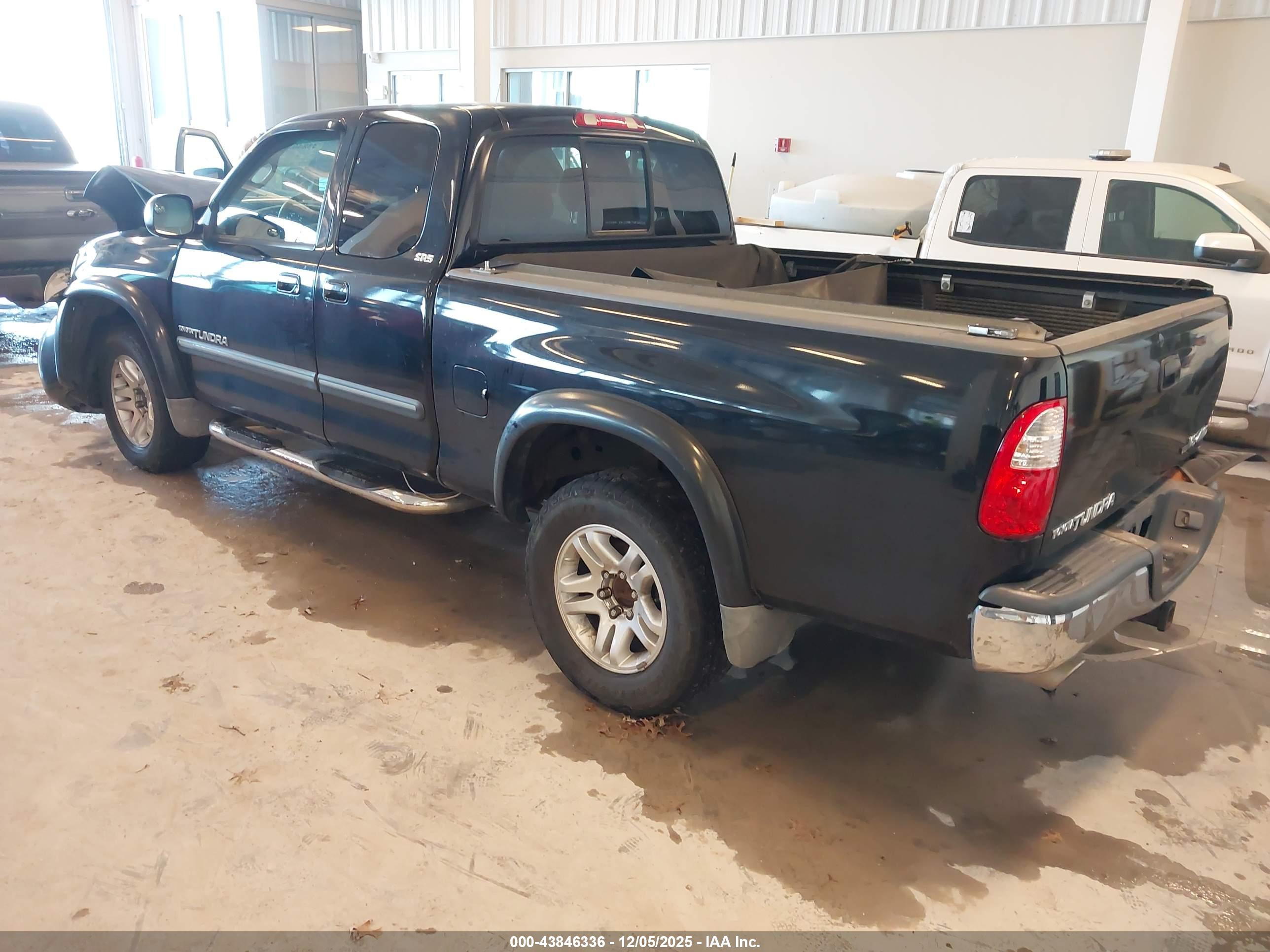 TOYOTA TUNDRA image 3