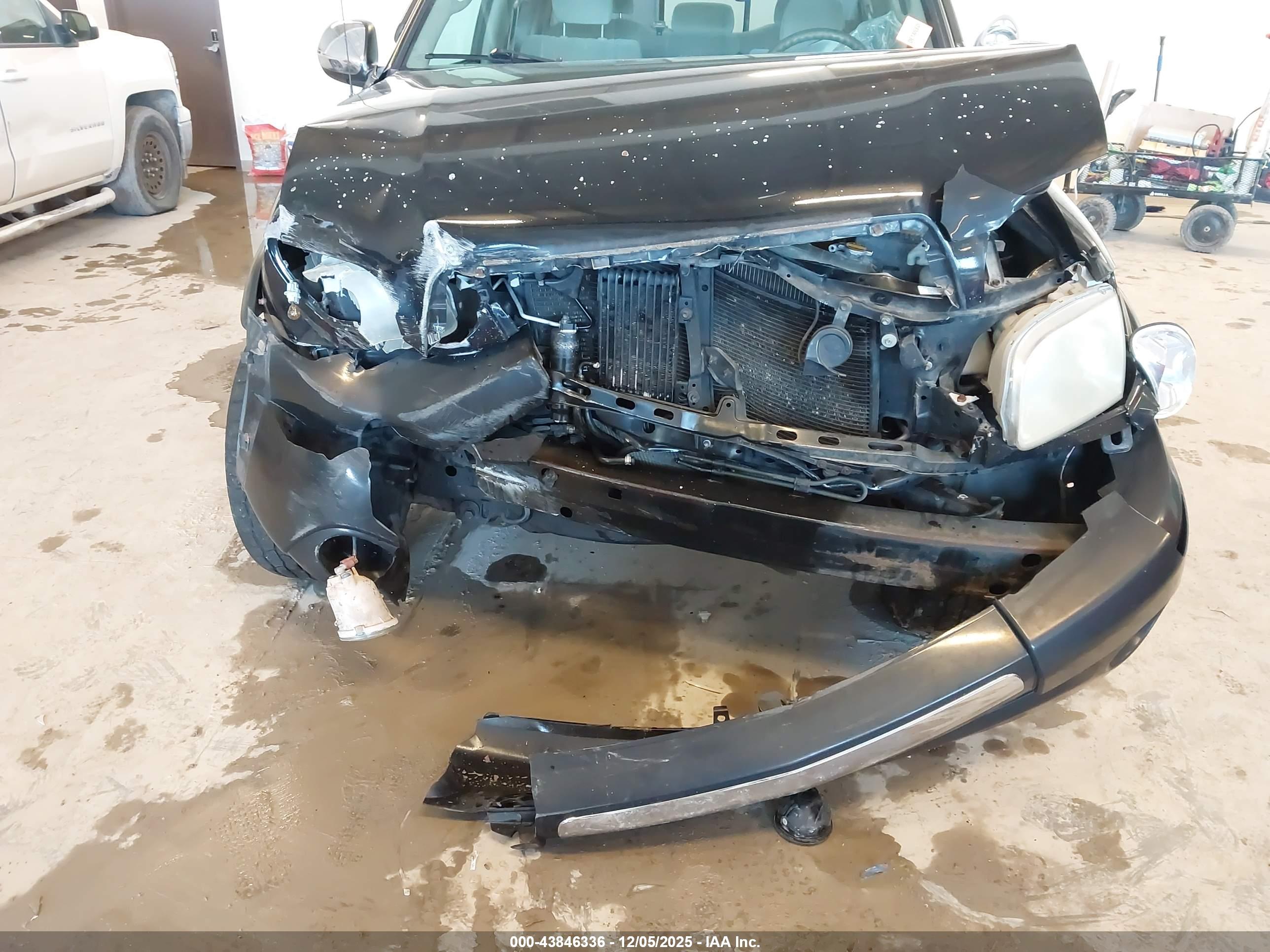 TOYOTA TUNDRA image 6