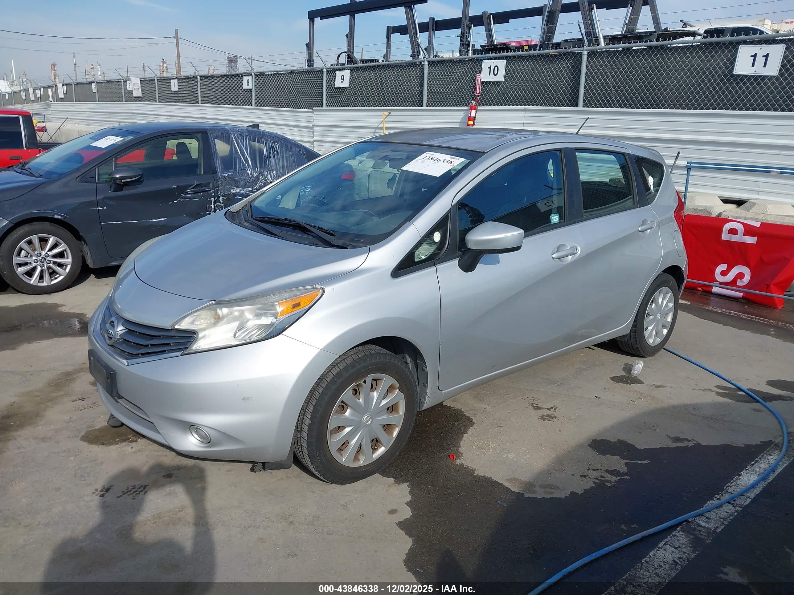 NISSAN VERSA image 2