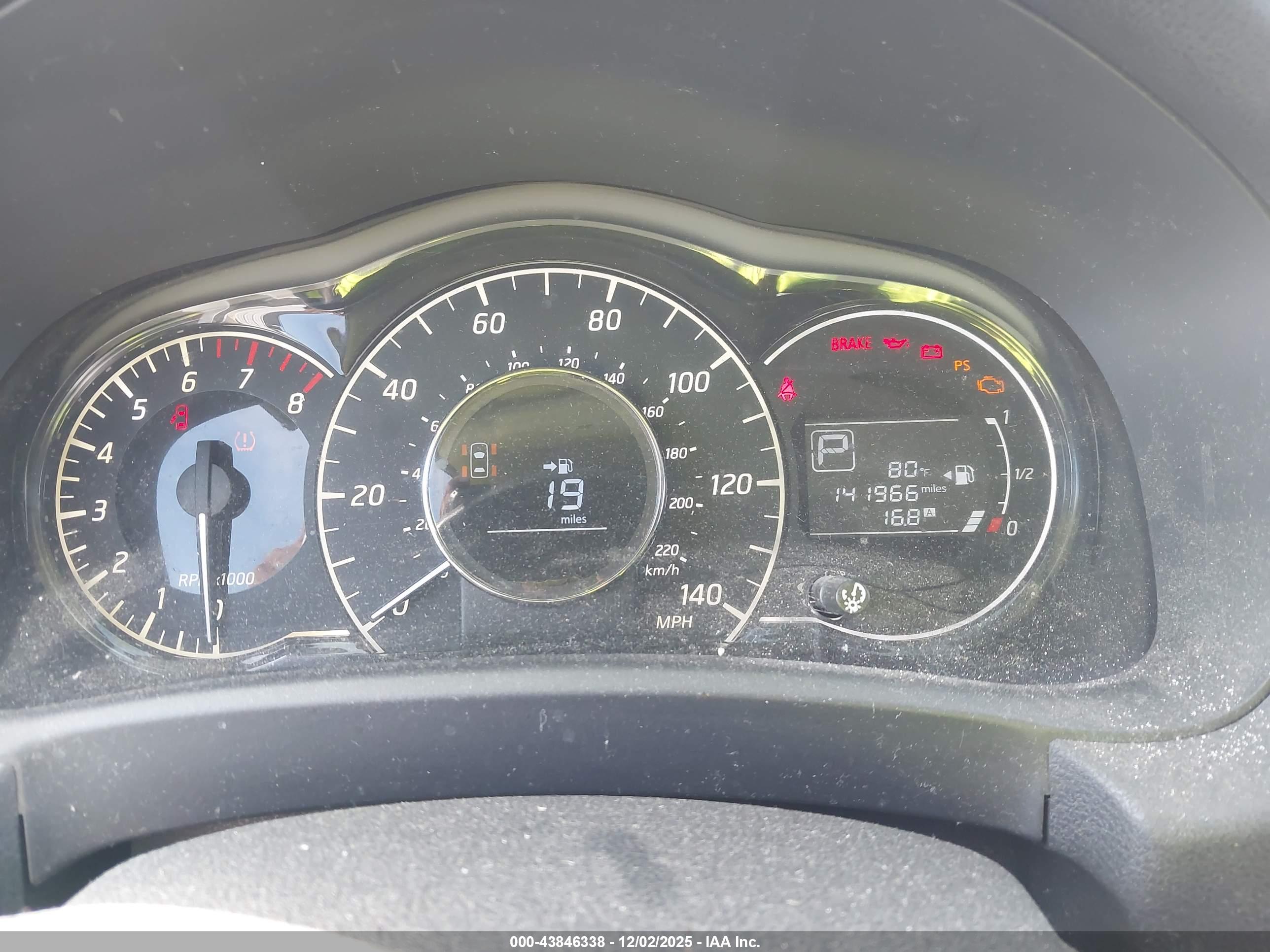 NISSAN VERSA image 7