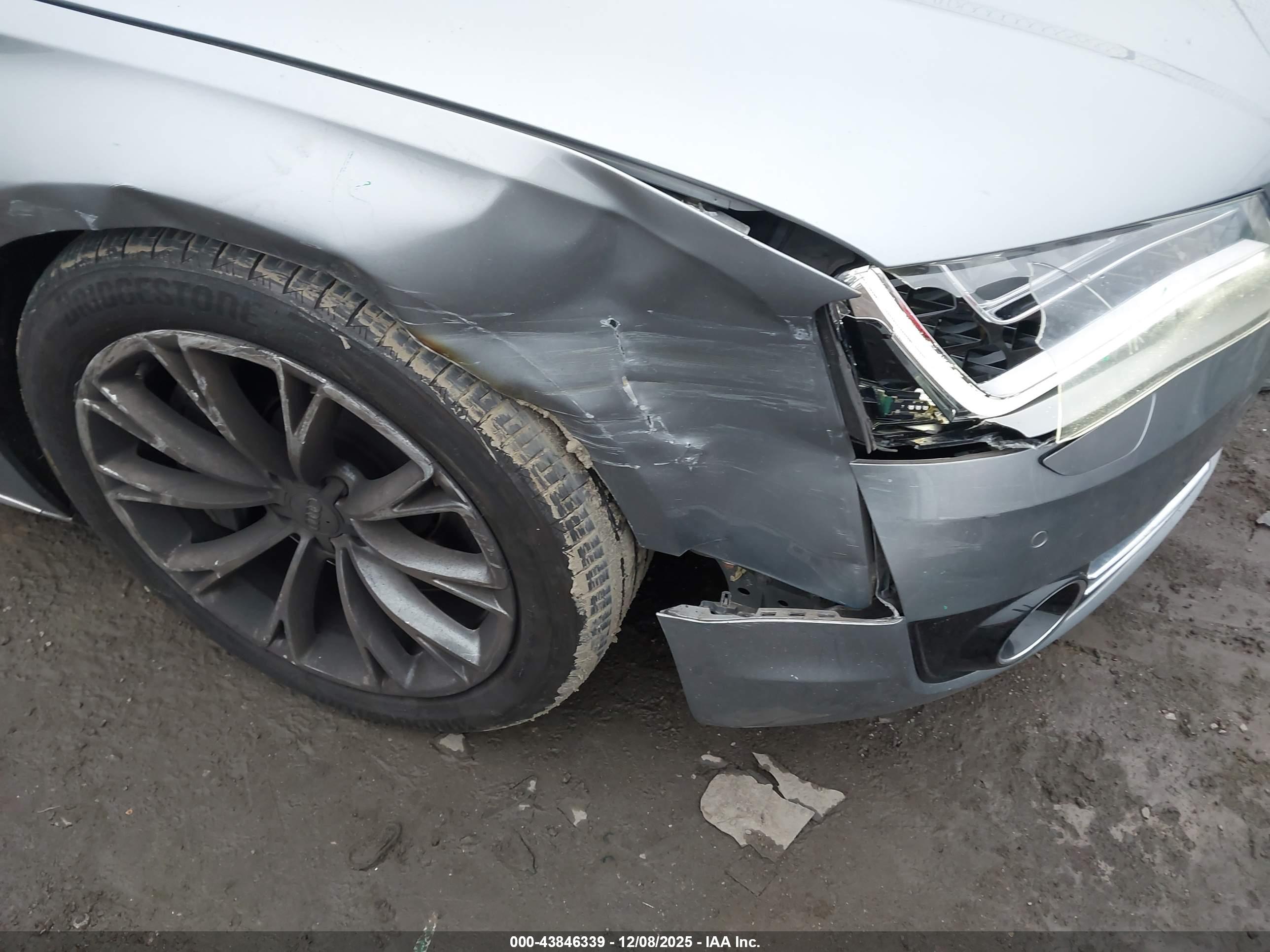 AUDI A8 image 6