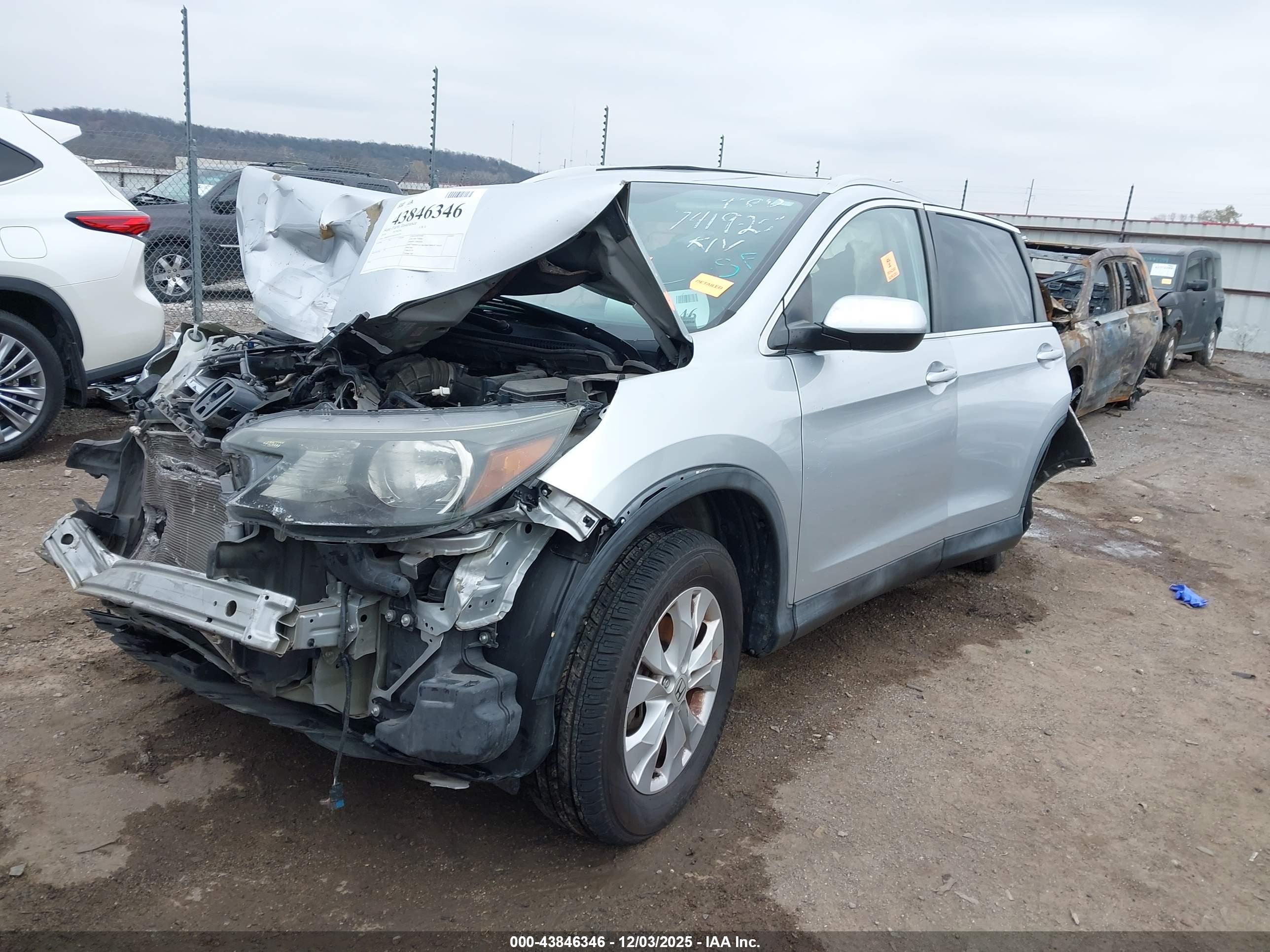 HONDA CR-V image 2