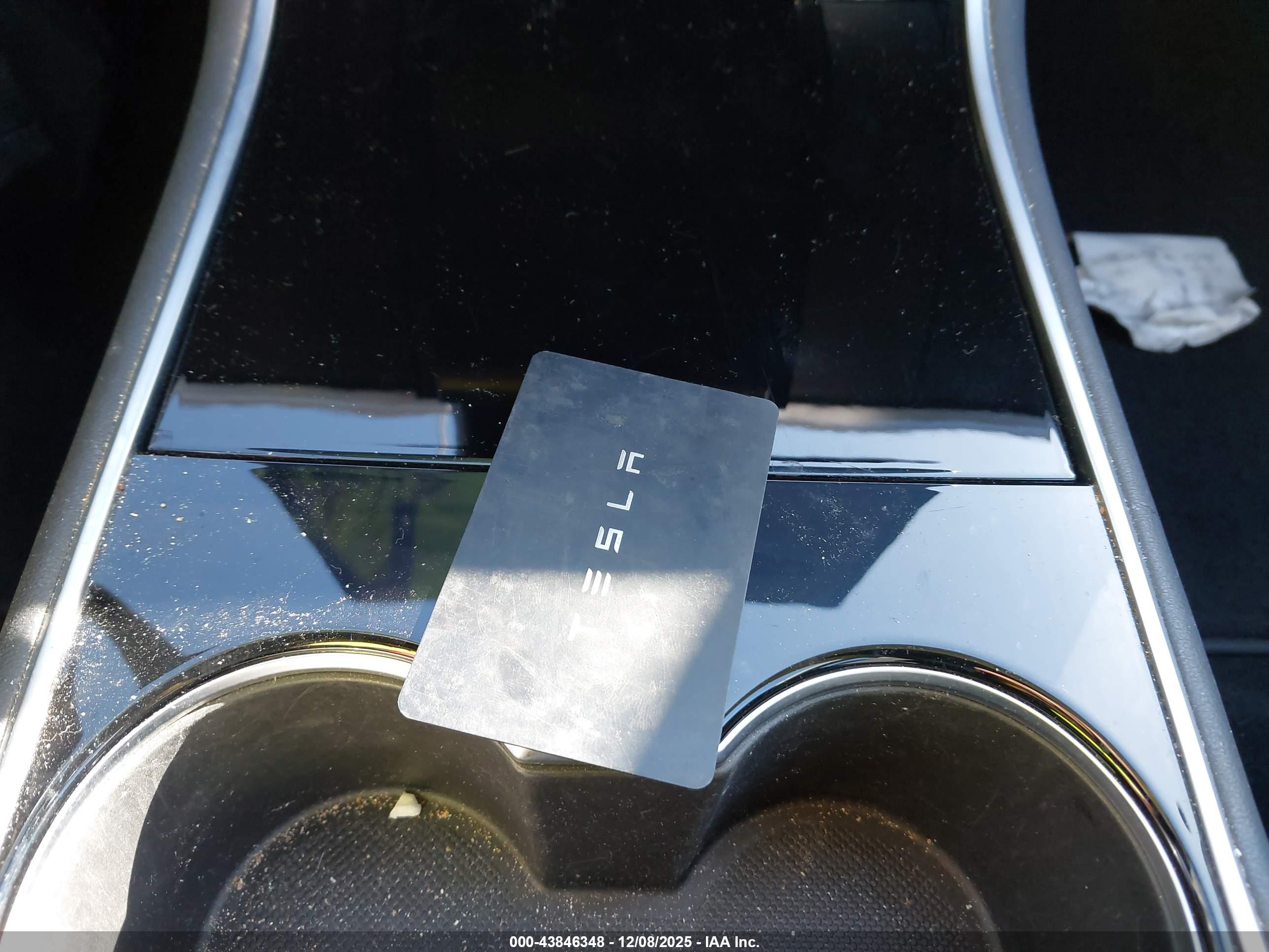 TESLA MODEL image 11