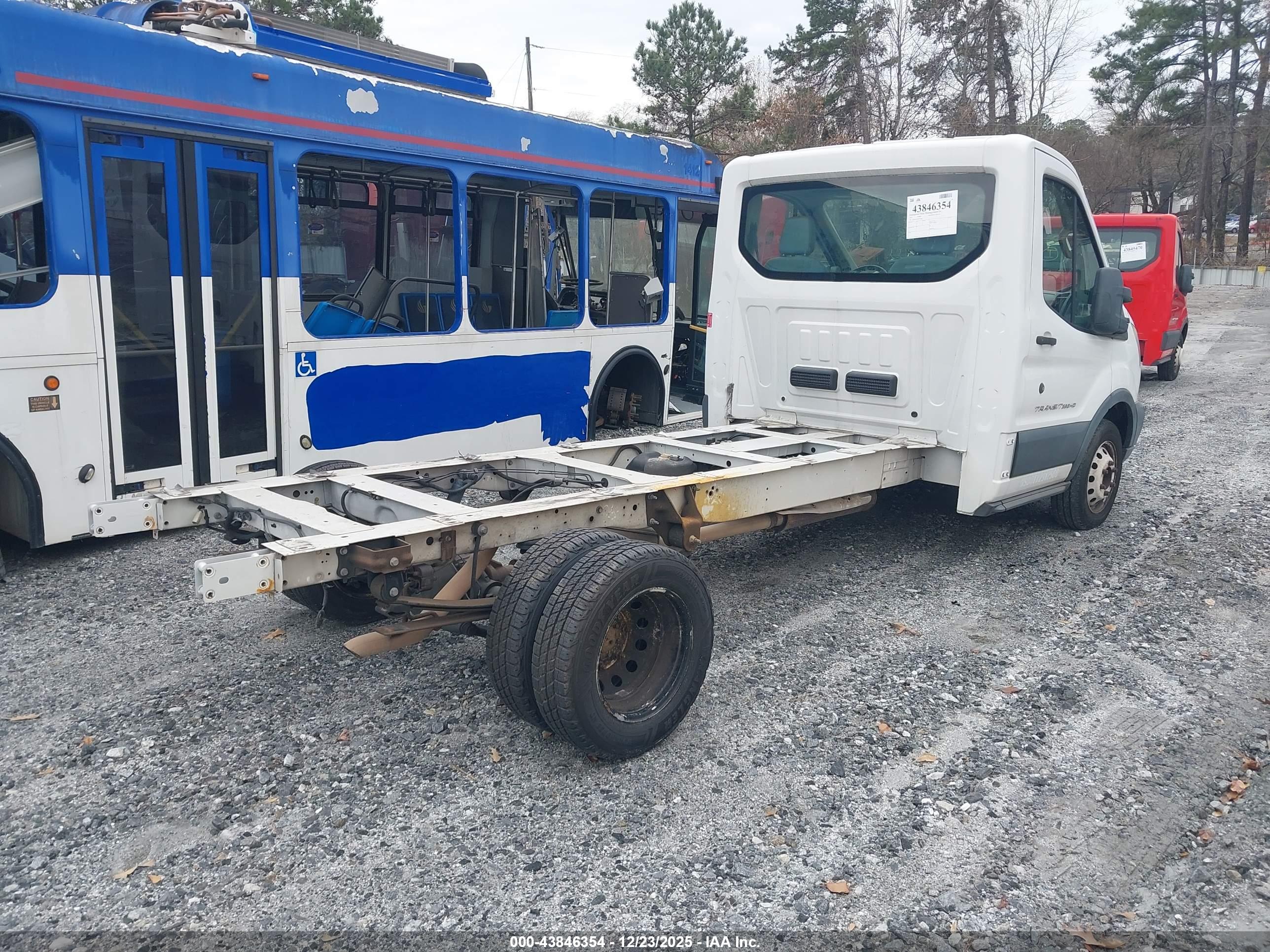 FORD TRANSIT-350 image 4