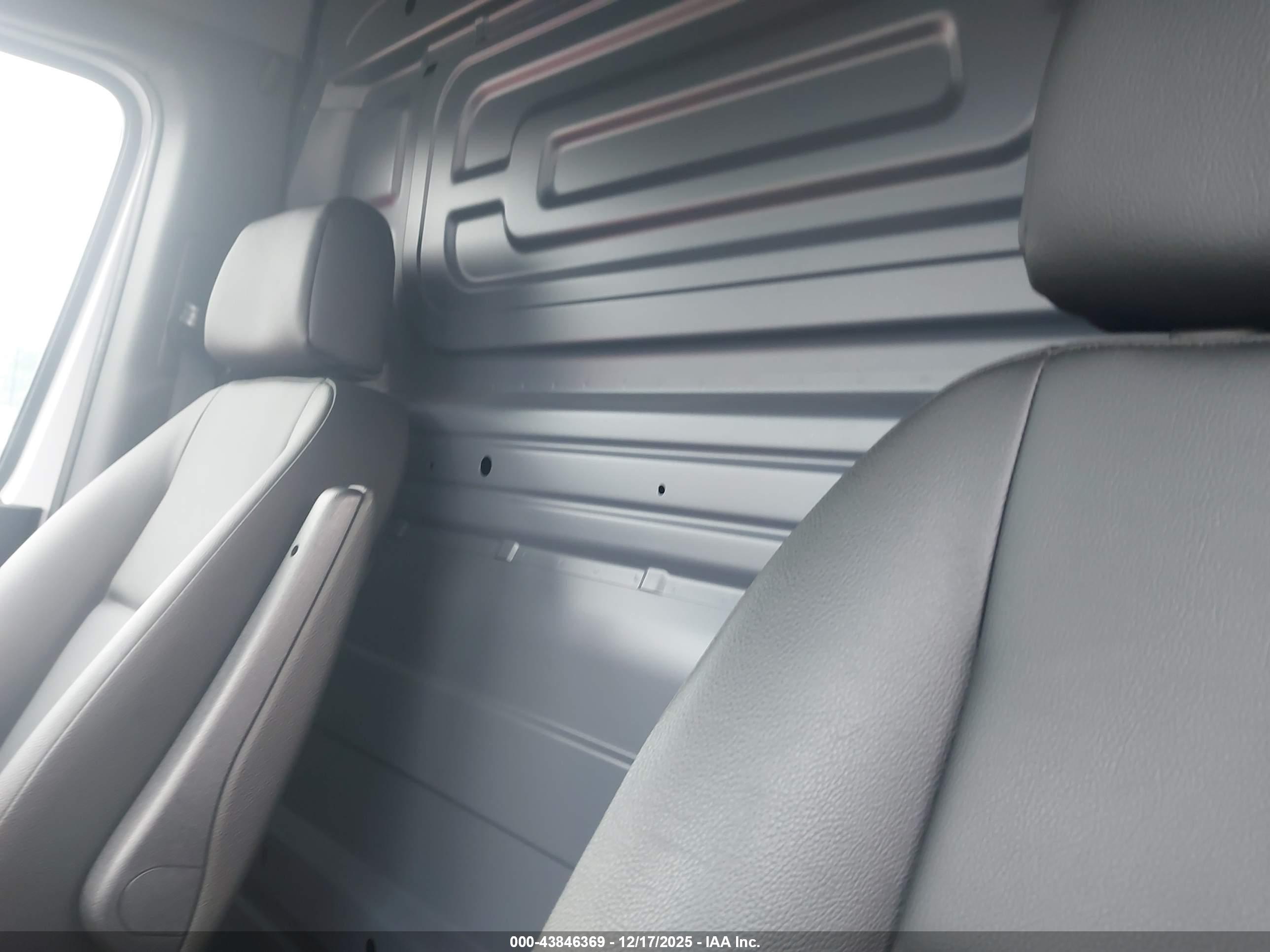 MERCEDES-BENZ SPRINTER image 8
