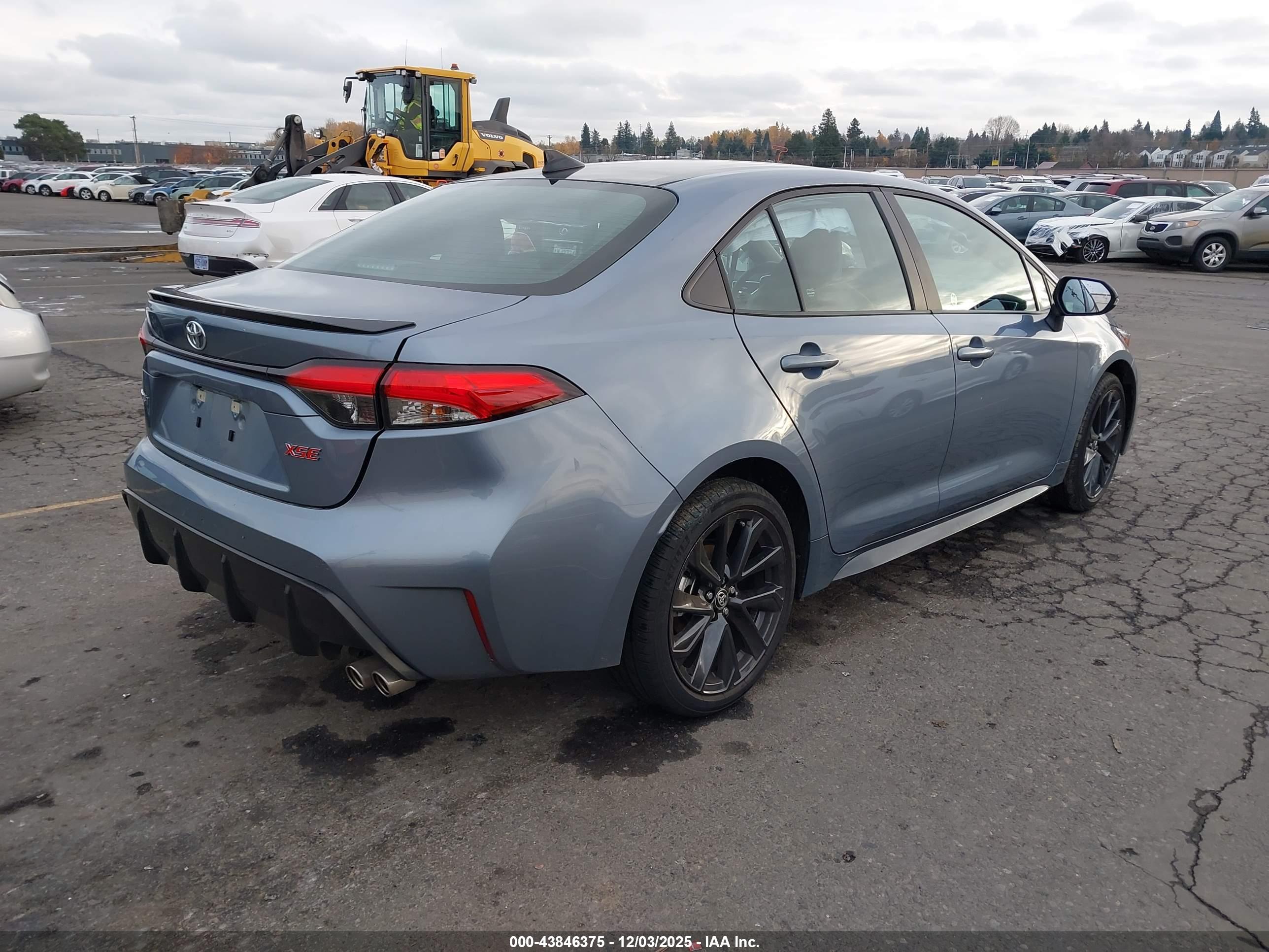 TOYOTA COROLLA image 4