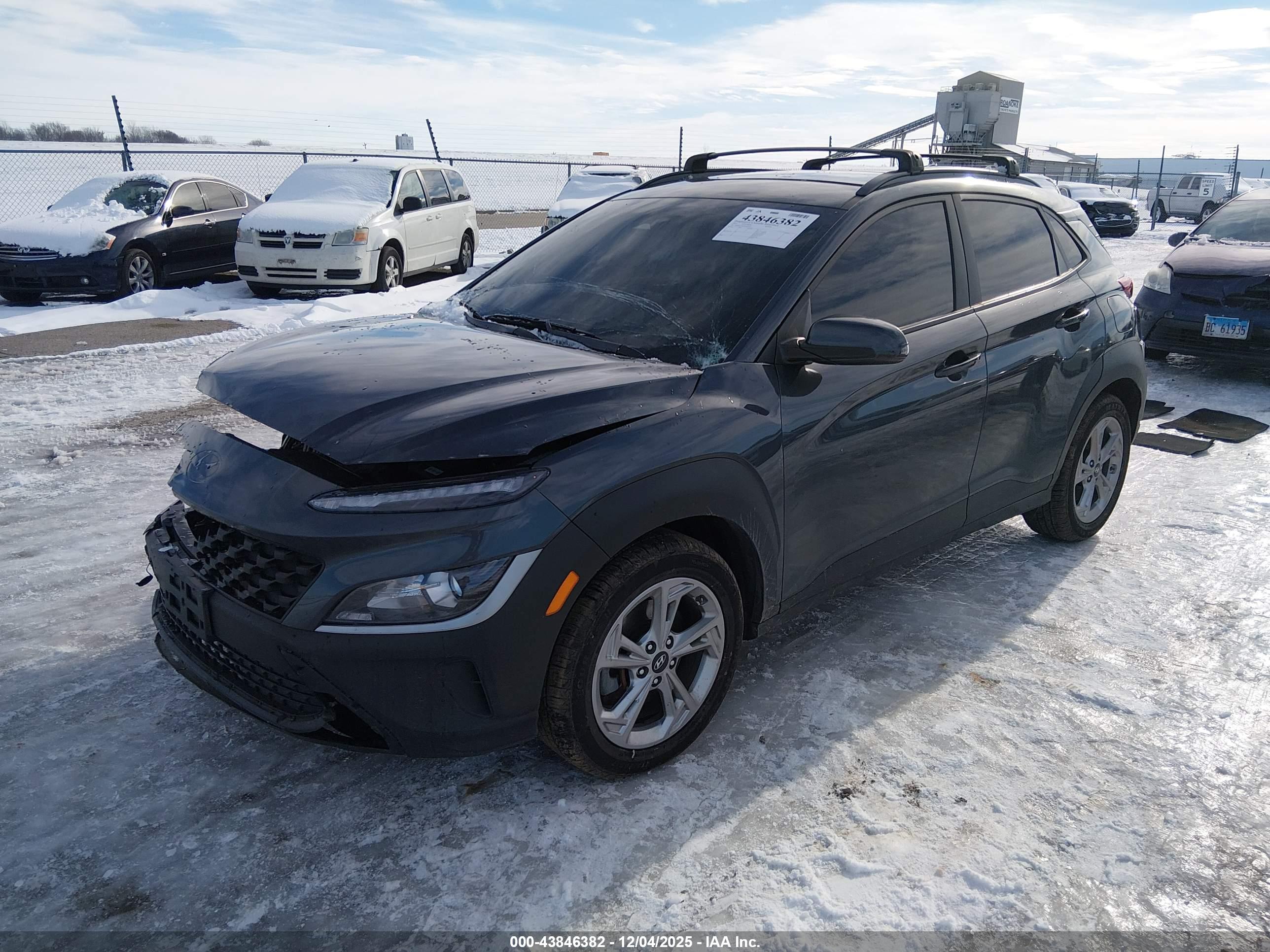 HYUNDAI KONA image 2