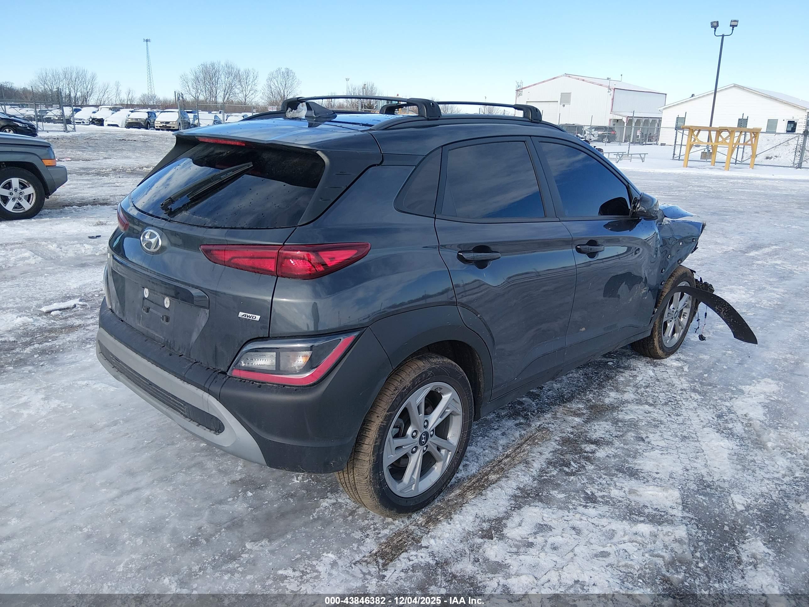 HYUNDAI KONA image 4