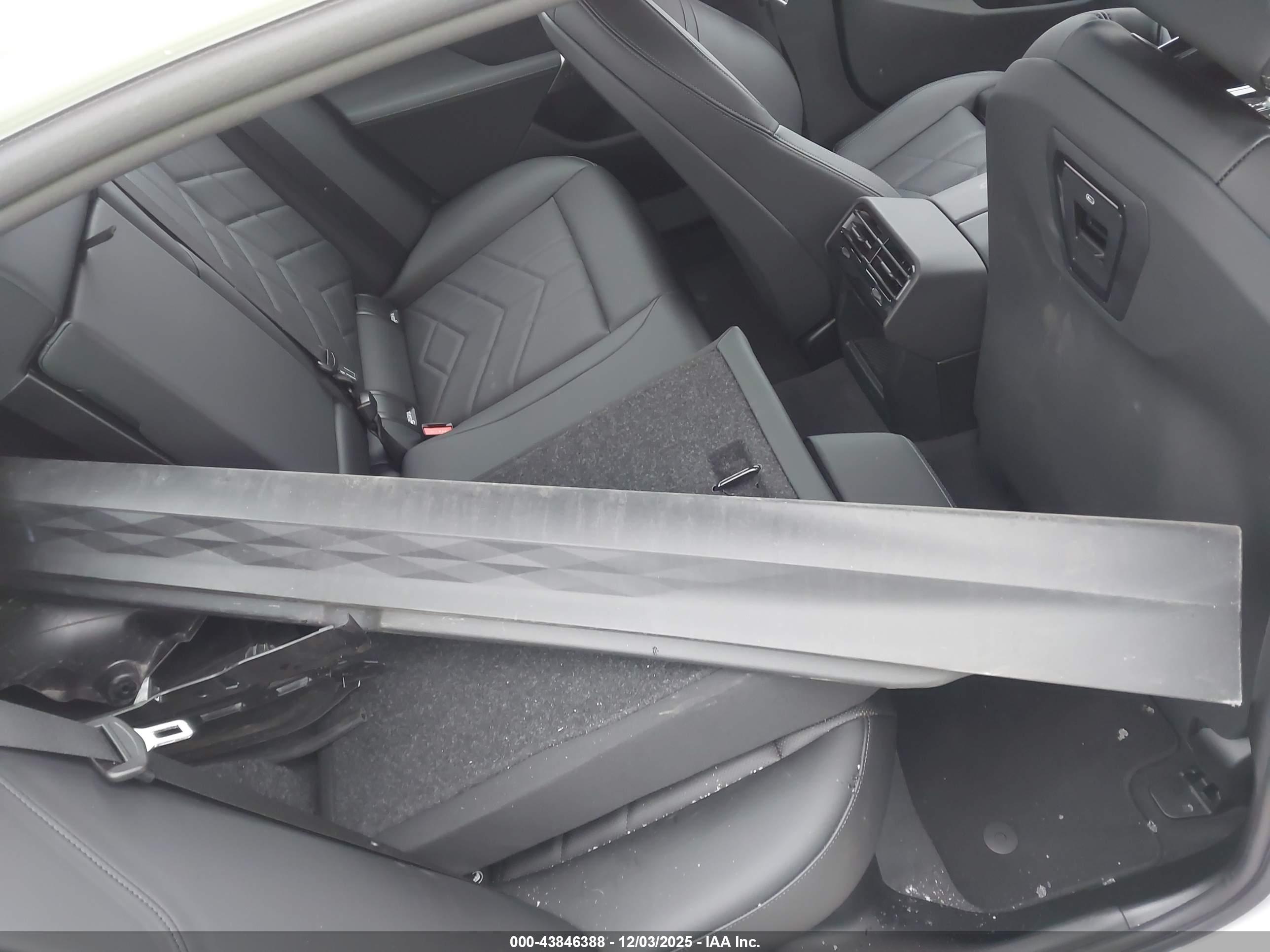 BMW 530I image 8