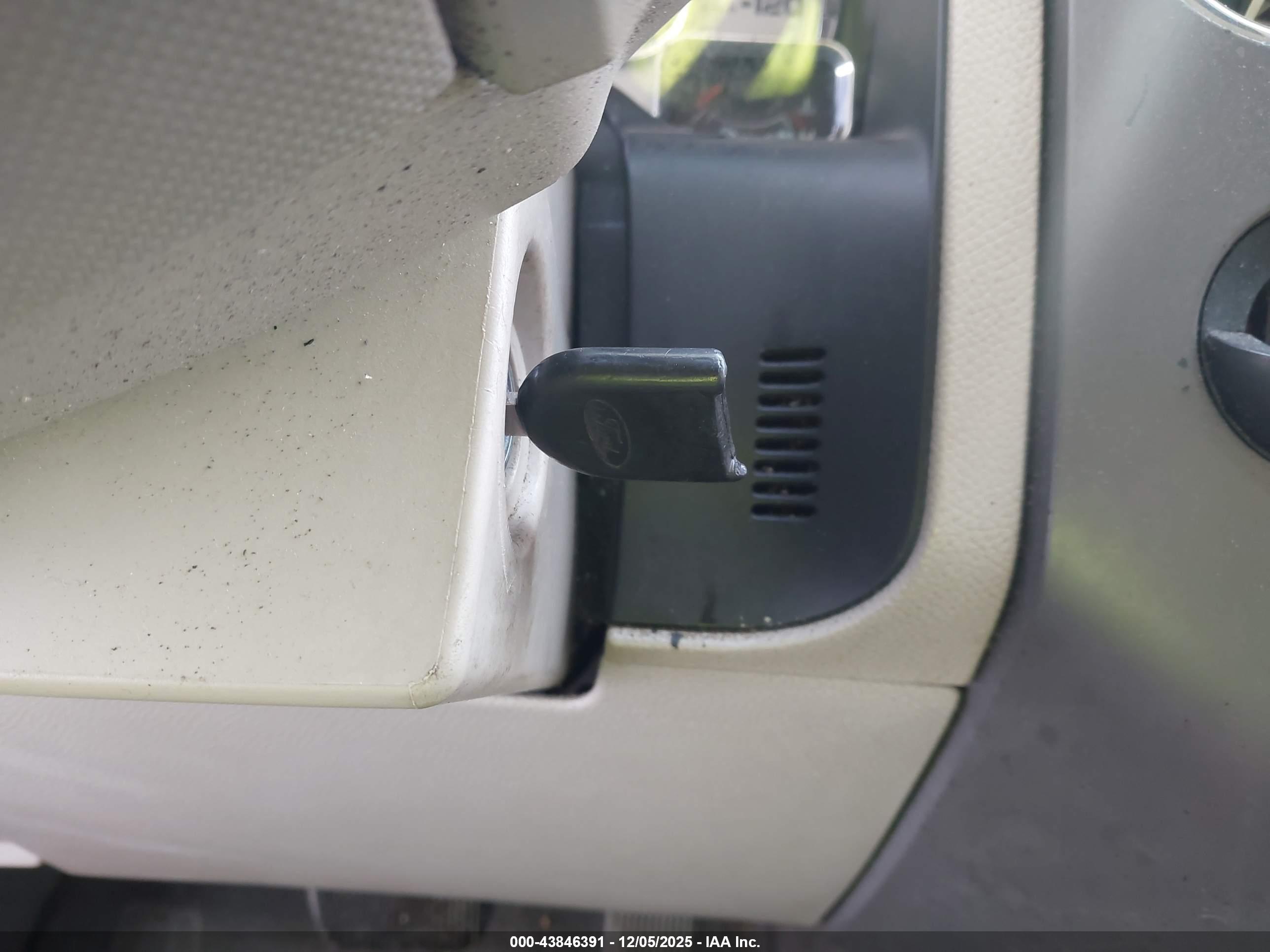 FORD EXPEDITION image 11