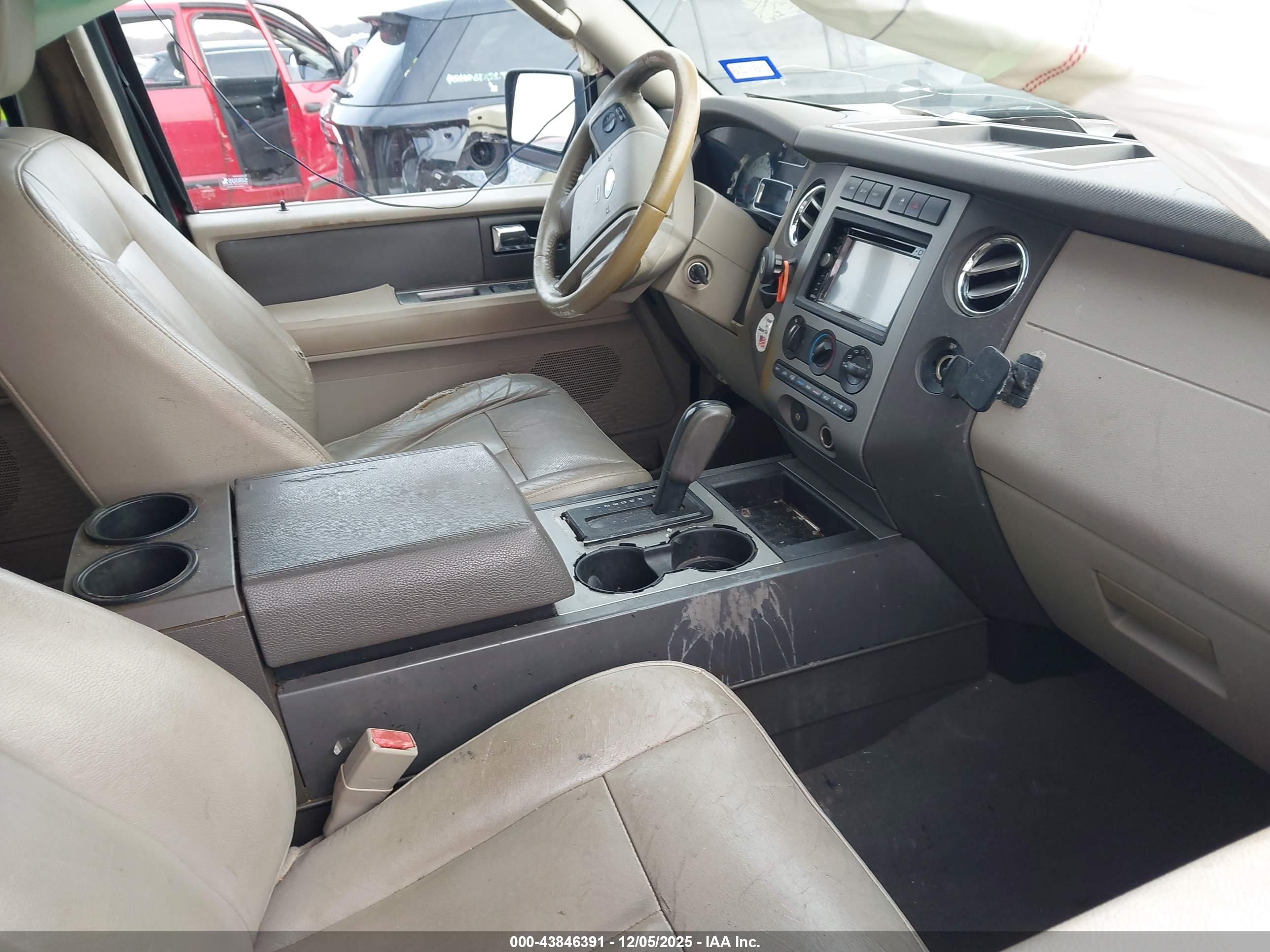 FORD EXPEDITION image 5