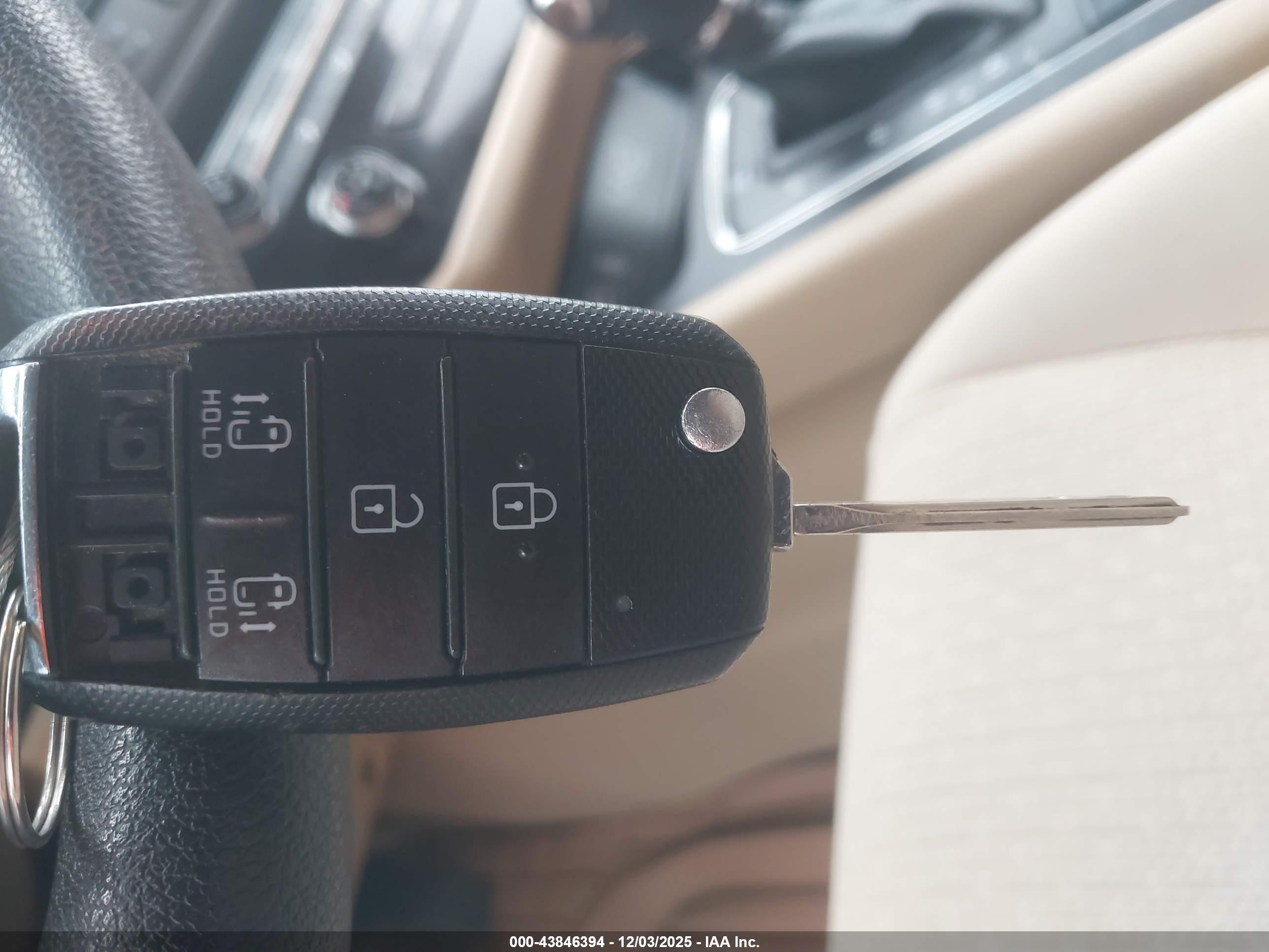 KIA SEDONA image 11