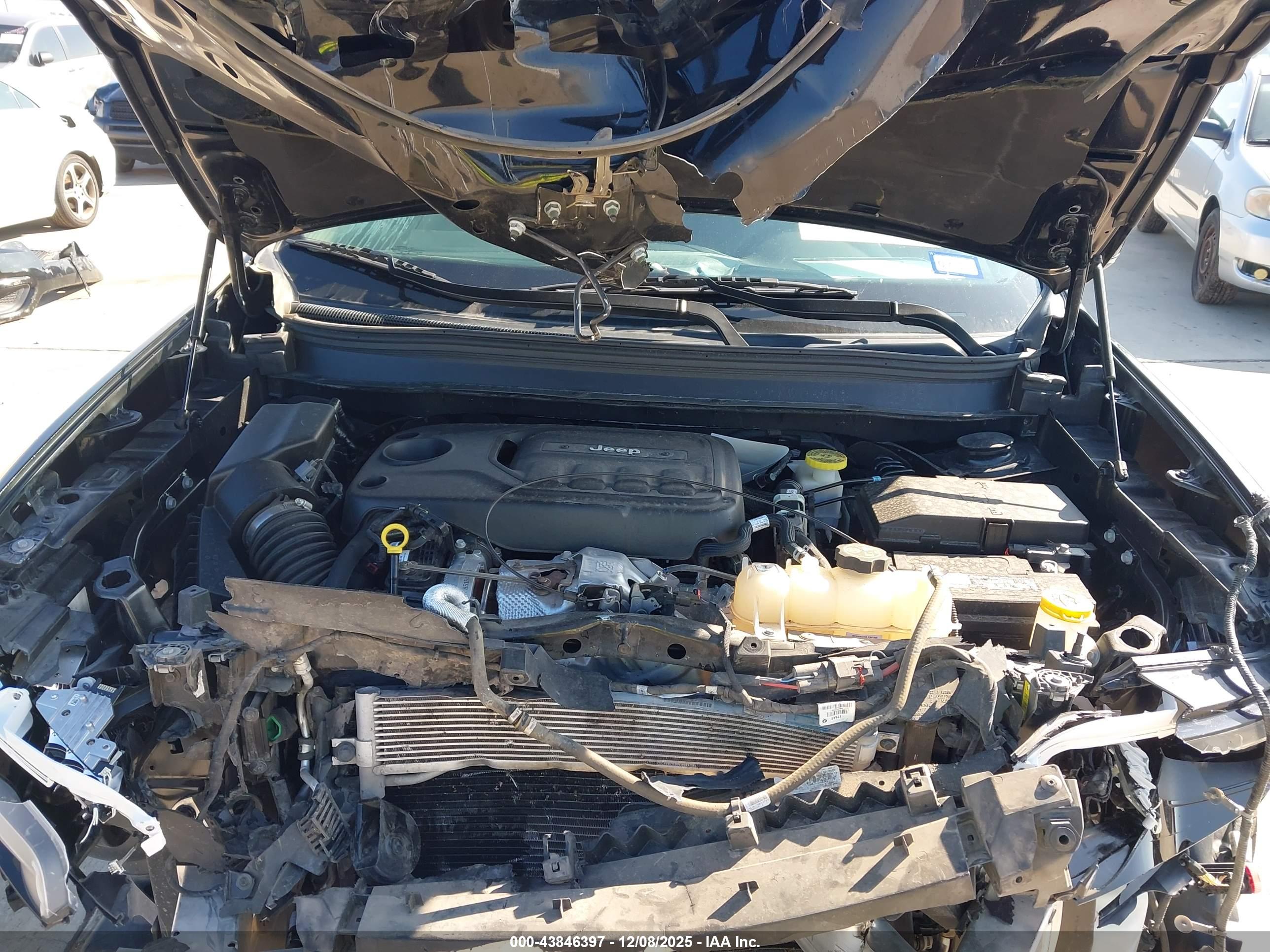 JEEP CHEROKEE image 10