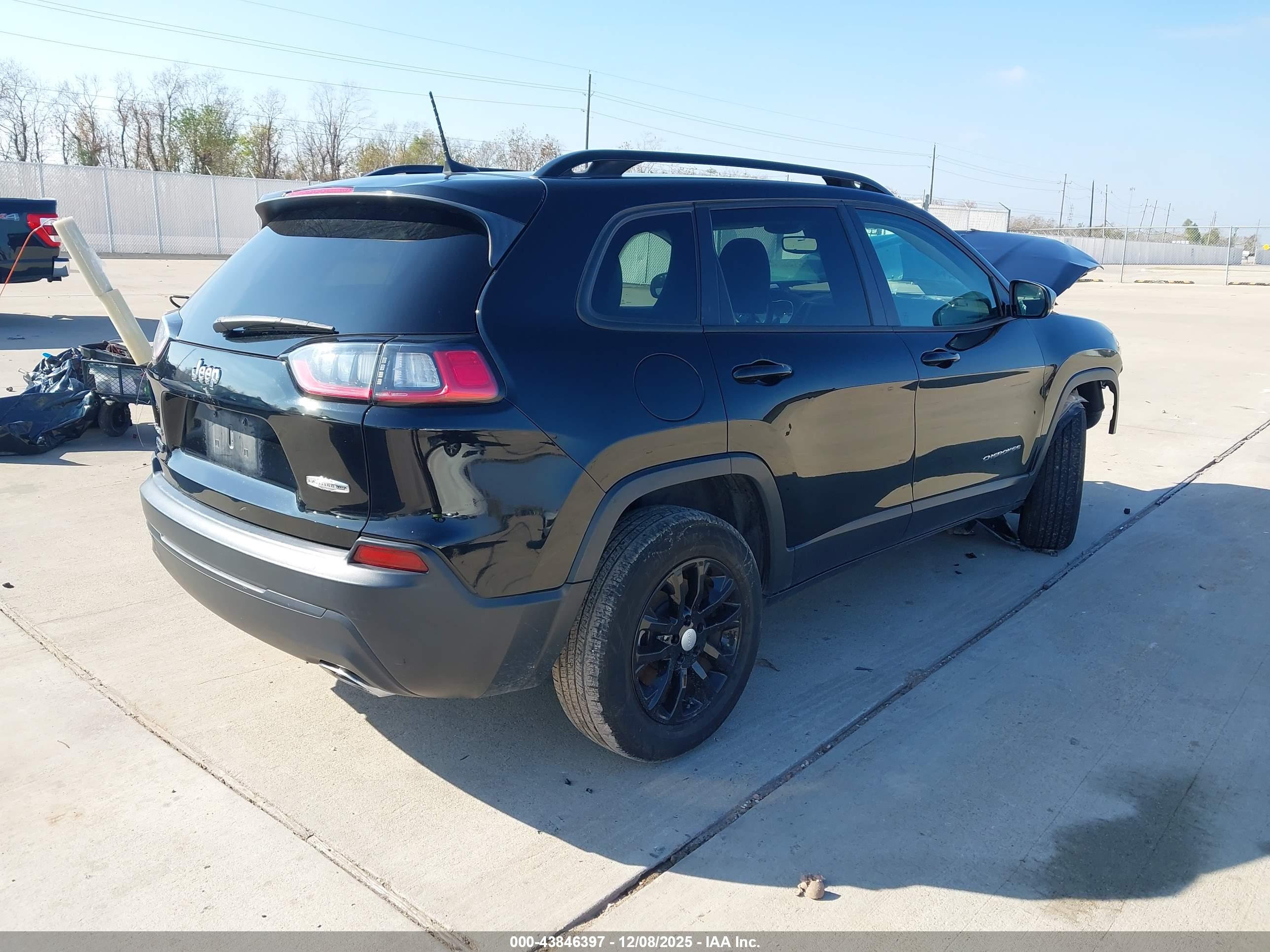 JEEP CHEROKEE image 4