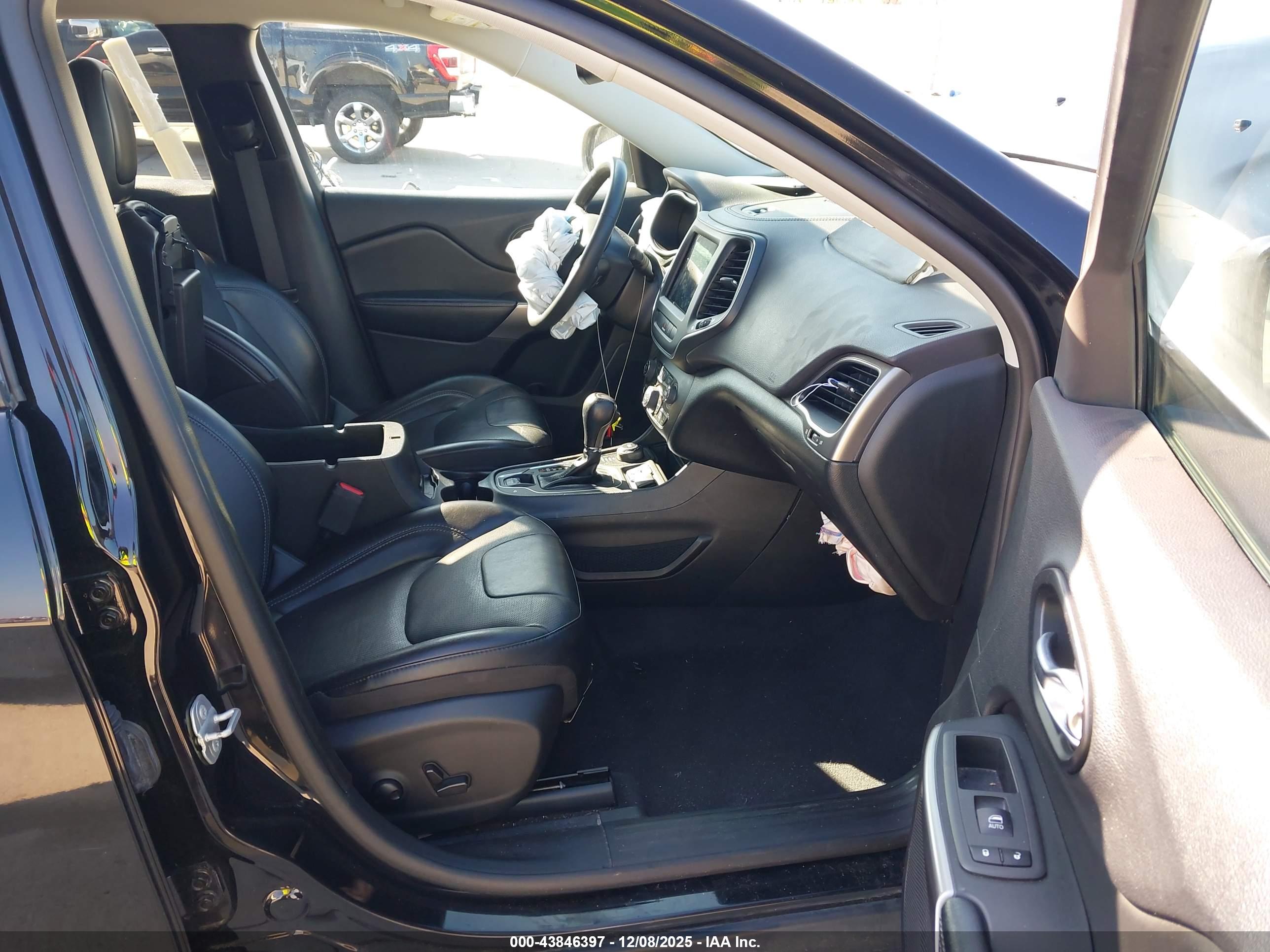 JEEP CHEROKEE image 5
