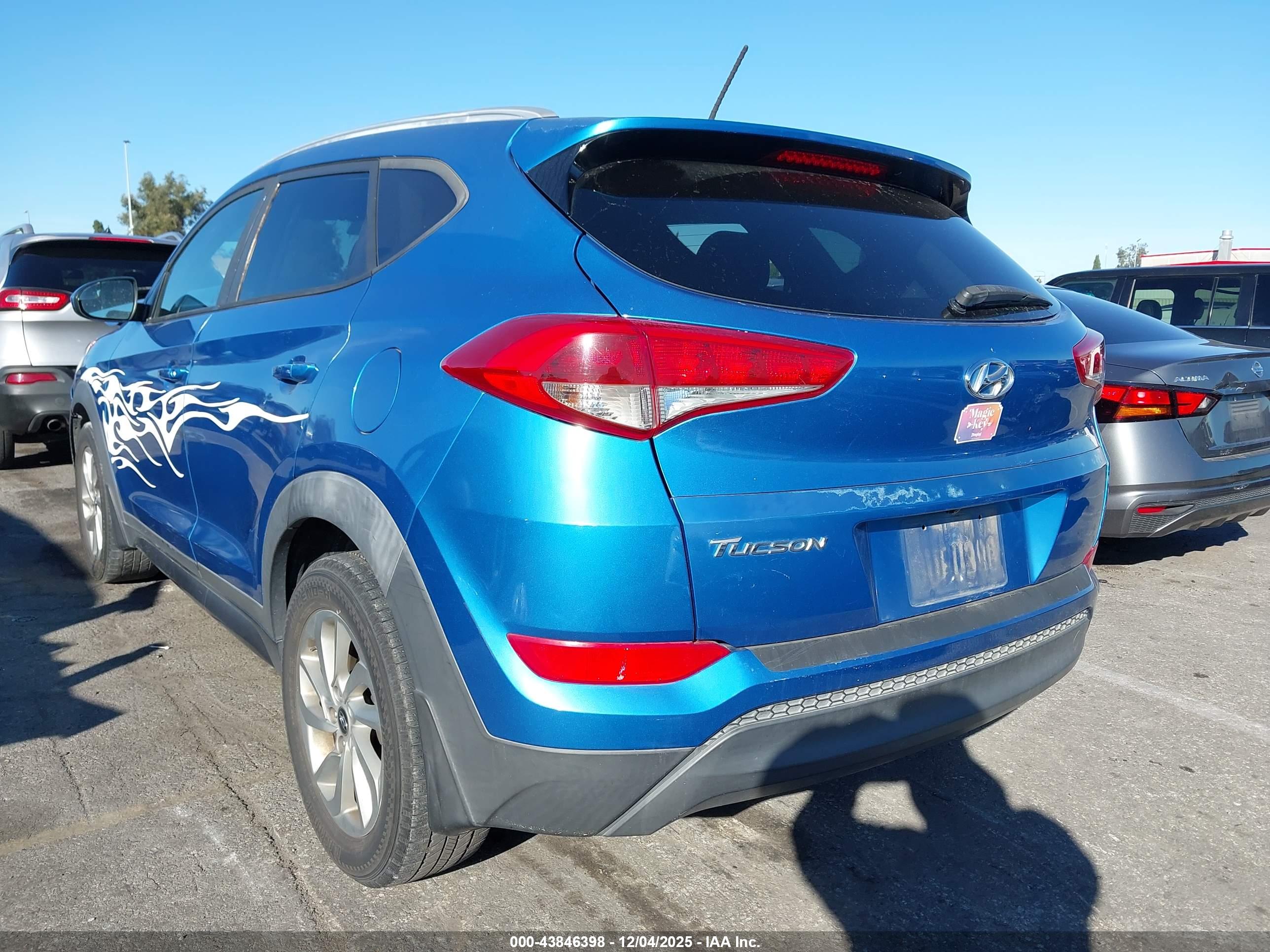 HYUNDAI TUCSON image 3