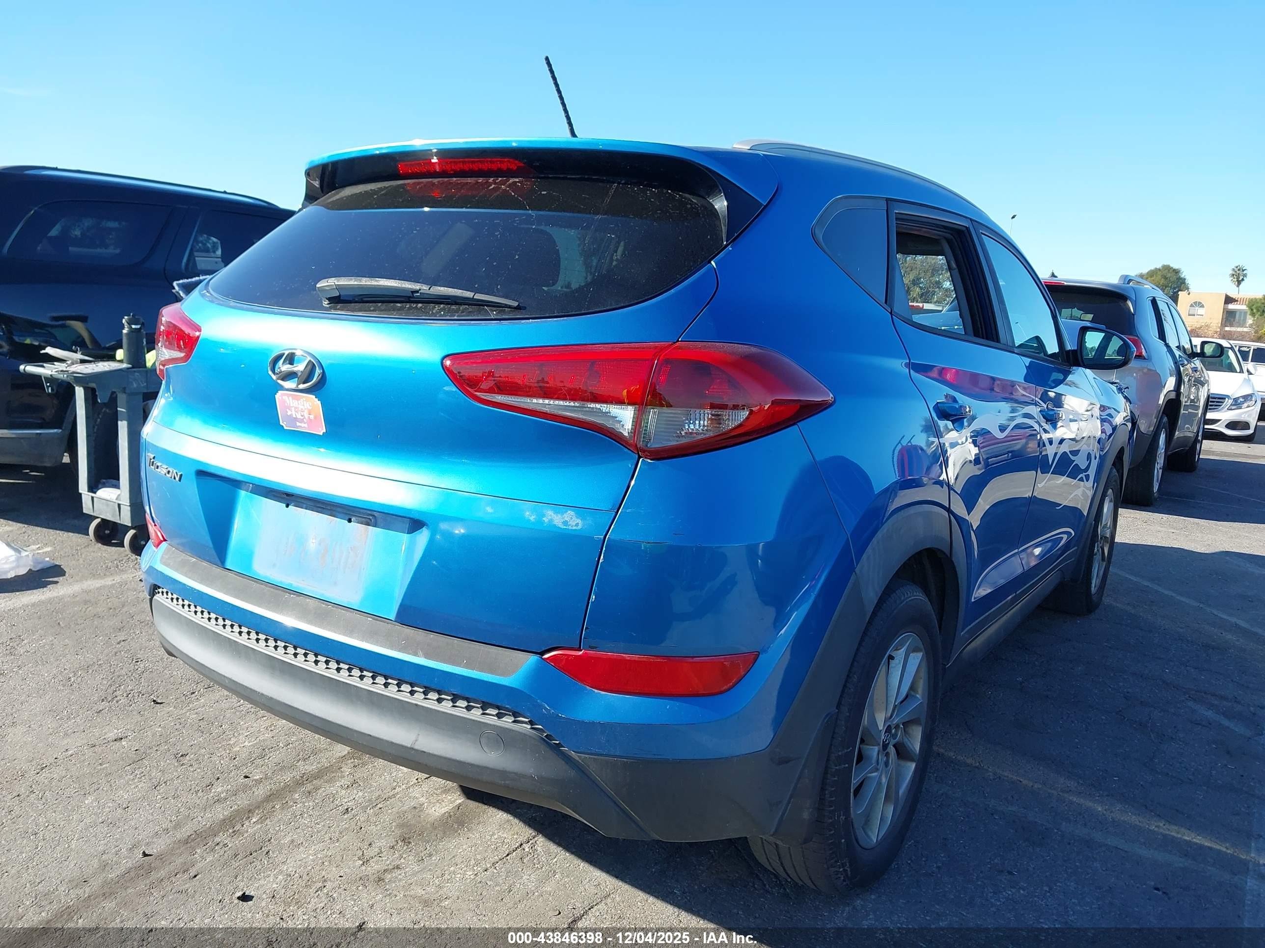 HYUNDAI TUCSON image 4