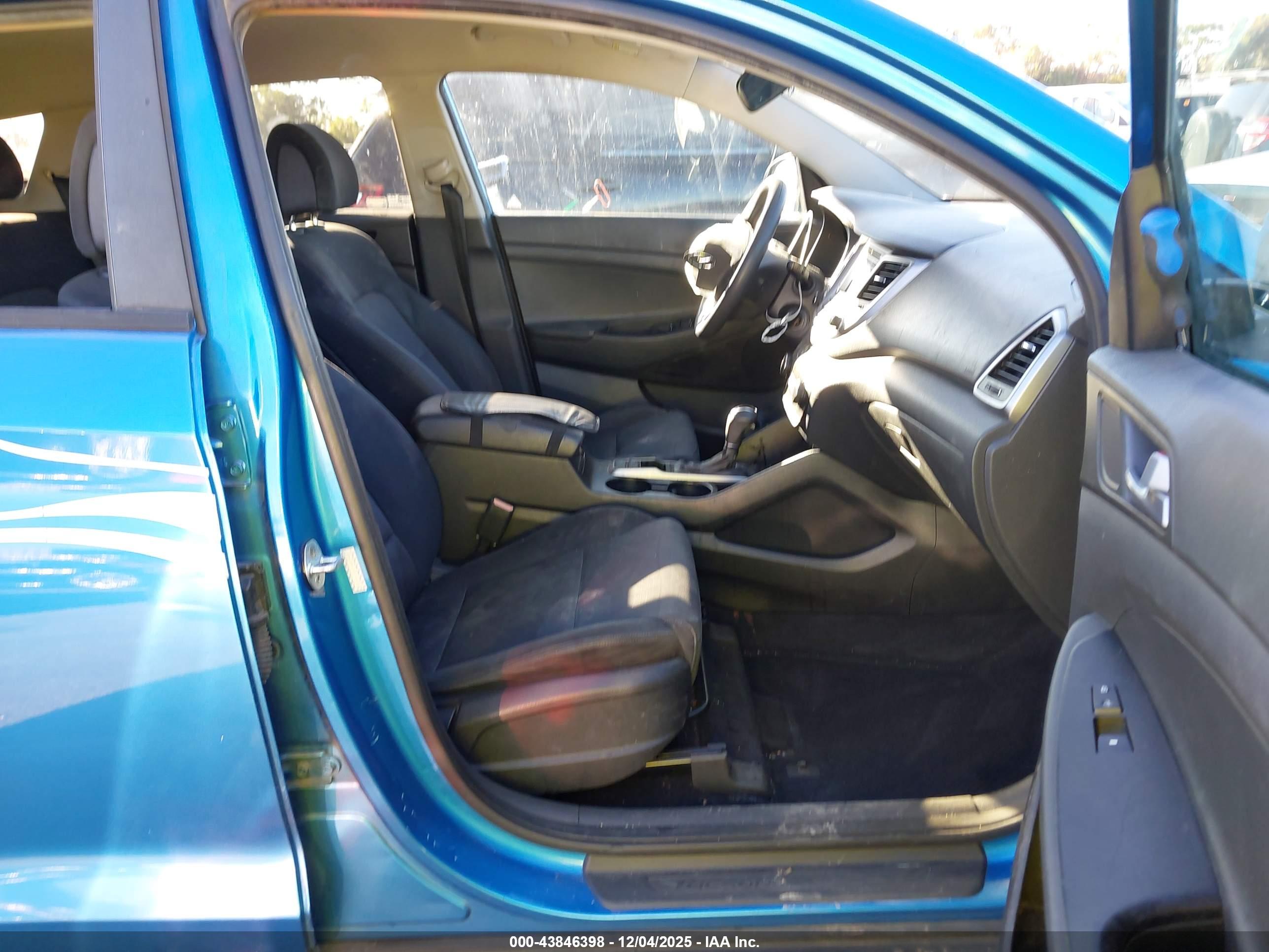 HYUNDAI TUCSON image 5