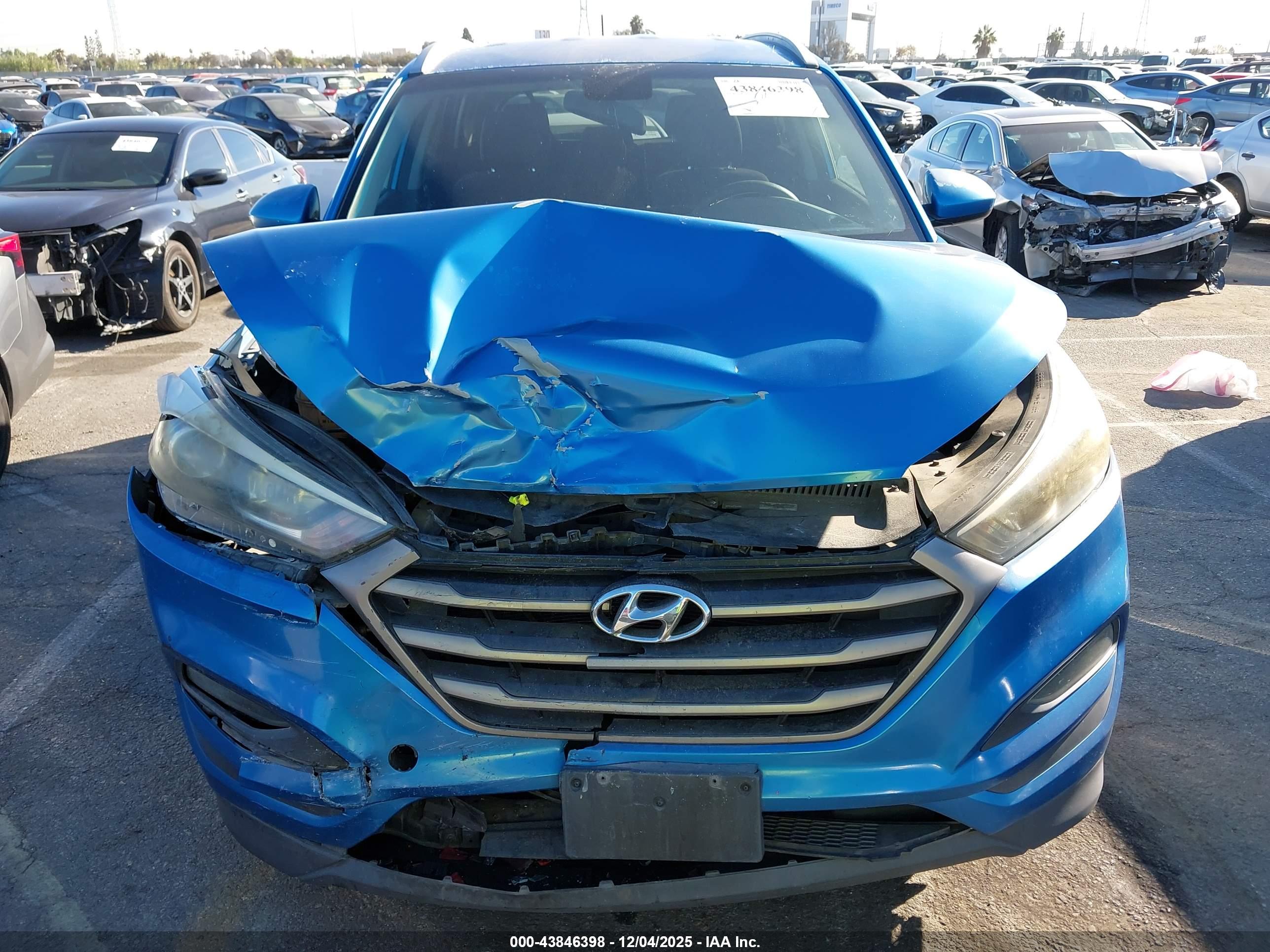 HYUNDAI TUCSON image 6