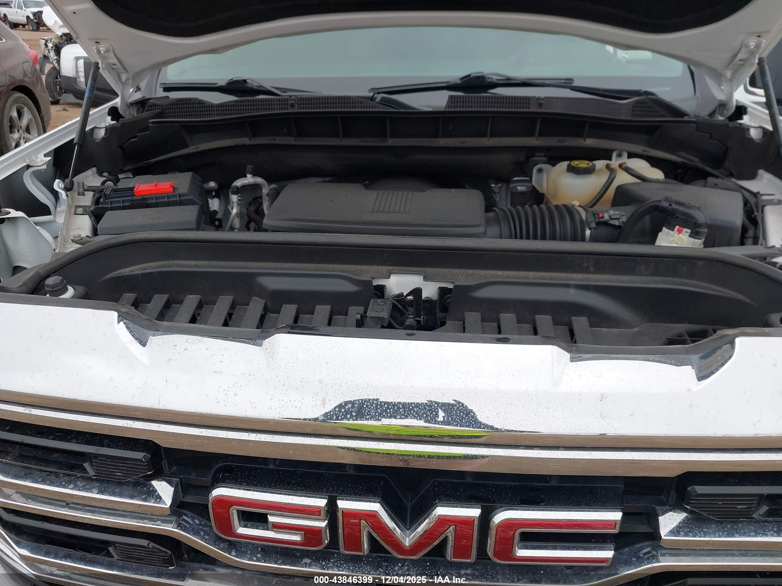 GMC SIERRA image 10