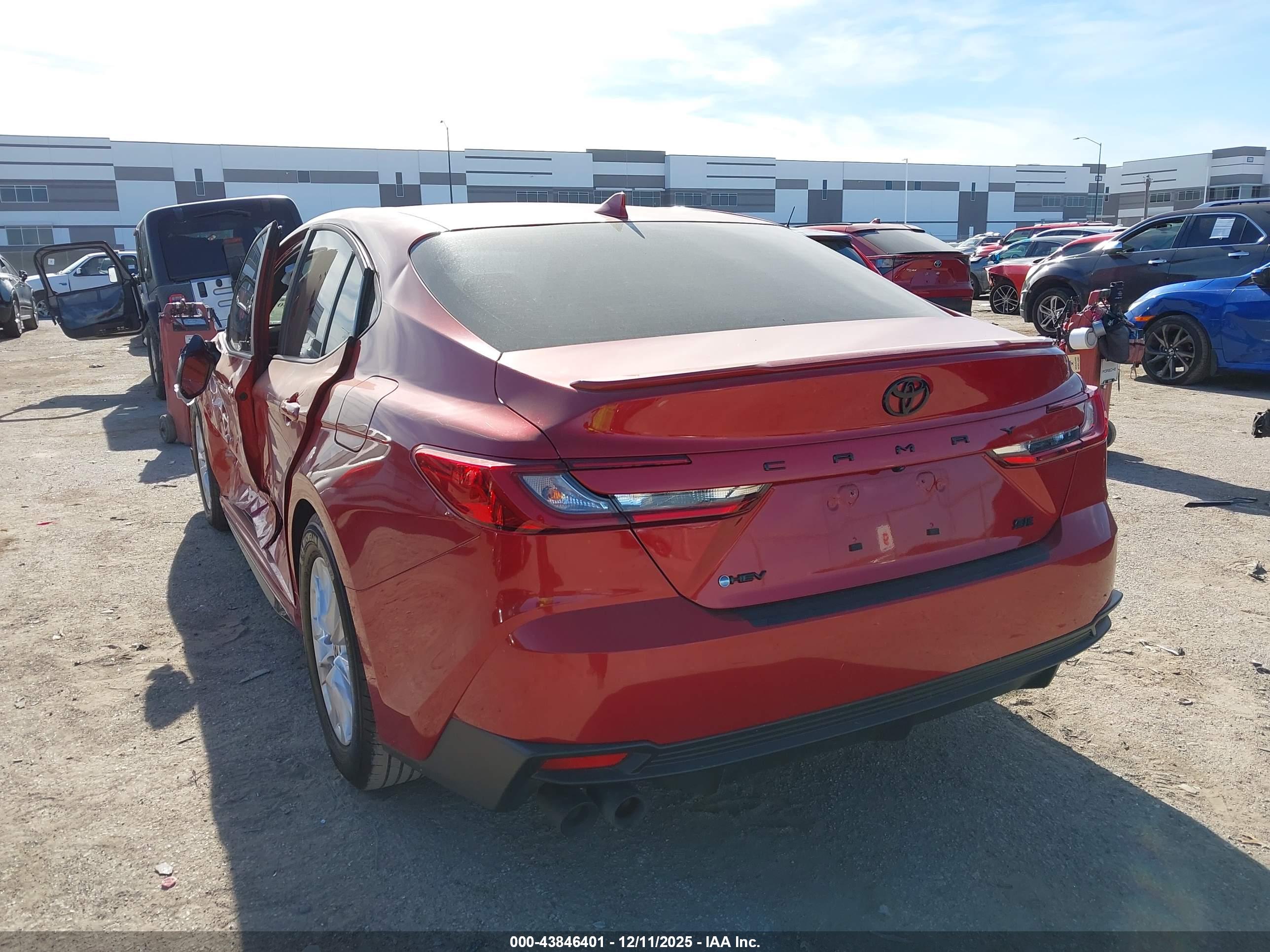 TOYOTA CAMRY image 3